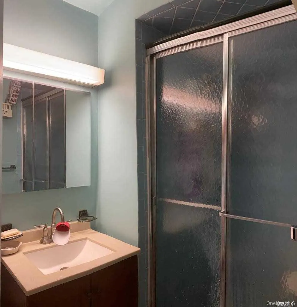 61-20 Grand Central Parkway, New York, NY, 3 Bedrooms Bedrooms, 6 Rooms Rooms,2 BathroomsBathrooms,Residential,For Rent,Grand Central,0,1015695 61-20 Grand Central Parkway, New York, NY, 3 Bedrooms Bedrooms, 6 Rooms Rooms,2 BathroomsBathrooms,Residential,For Rent,Grand Central,0,1015695