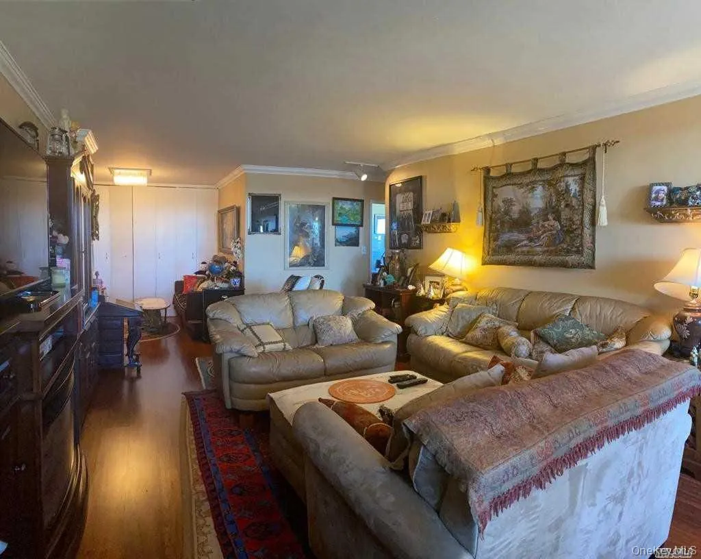 61-20 Grand Central Parkway, New York, NY, 3 Bedrooms Bedrooms, 6 Rooms Rooms,2 BathroomsBathrooms,Residential,For Rent,Grand Central,0,1015695 61-20 Grand Central Parkway, New York, NY, 3 Bedrooms Bedrooms, 6 Rooms Rooms,2 BathroomsBathrooms,Residential,For Rent,Grand Central,0,1015695