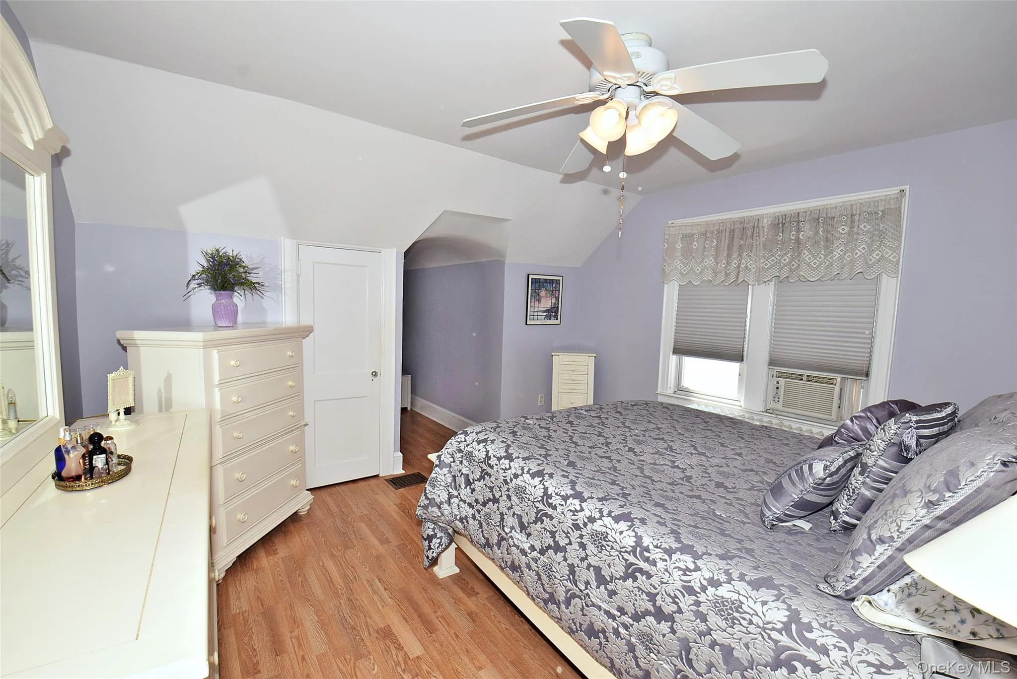 88 East Street, Oyster Bay, NY, 3 Bedrooms Bedrooms, 7 Rooms Rooms,2 BathroomsBathrooms,Residential,For Rent,East,0,1015699 88 East Street, Oyster Bay, NY, 3 Bedrooms Bedrooms, 7 Rooms Rooms,2 BathroomsBathrooms,Residential,For Rent,East,0,1015699