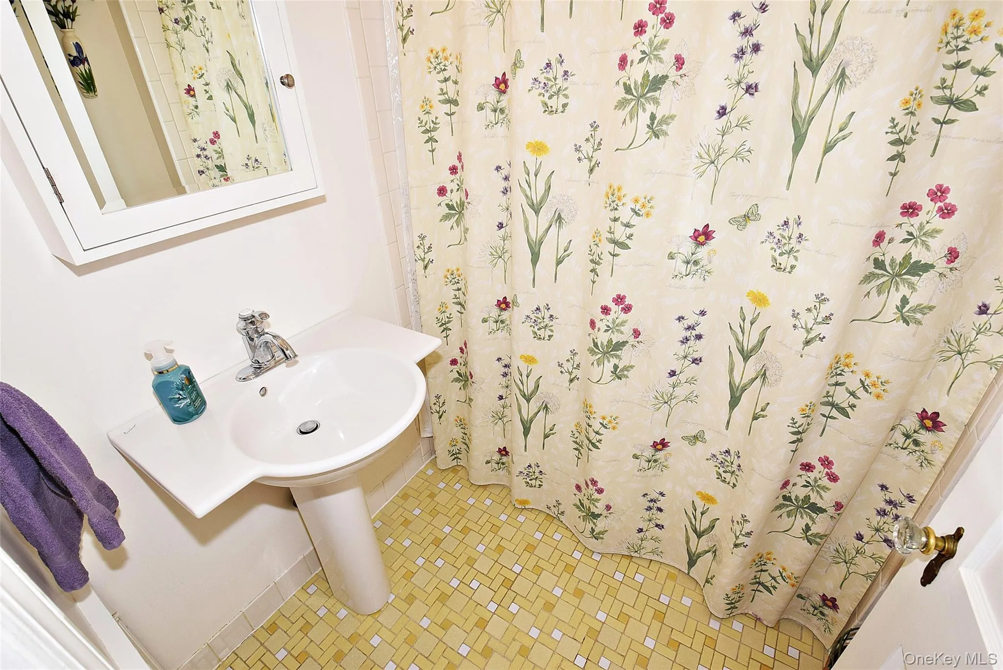 88 East Street, Oyster Bay, NY, 3 Bedrooms Bedrooms, 7 Rooms Rooms,2 BathroomsBathrooms,Residential,For Rent,East,0,KEY1015699 88 East Street, Oyster Bay, NY, 3 Bedrooms Bedrooms, 7 Rooms Rooms,2 BathroomsBathrooms,Residential,For Rent,East,0,KEY1015699