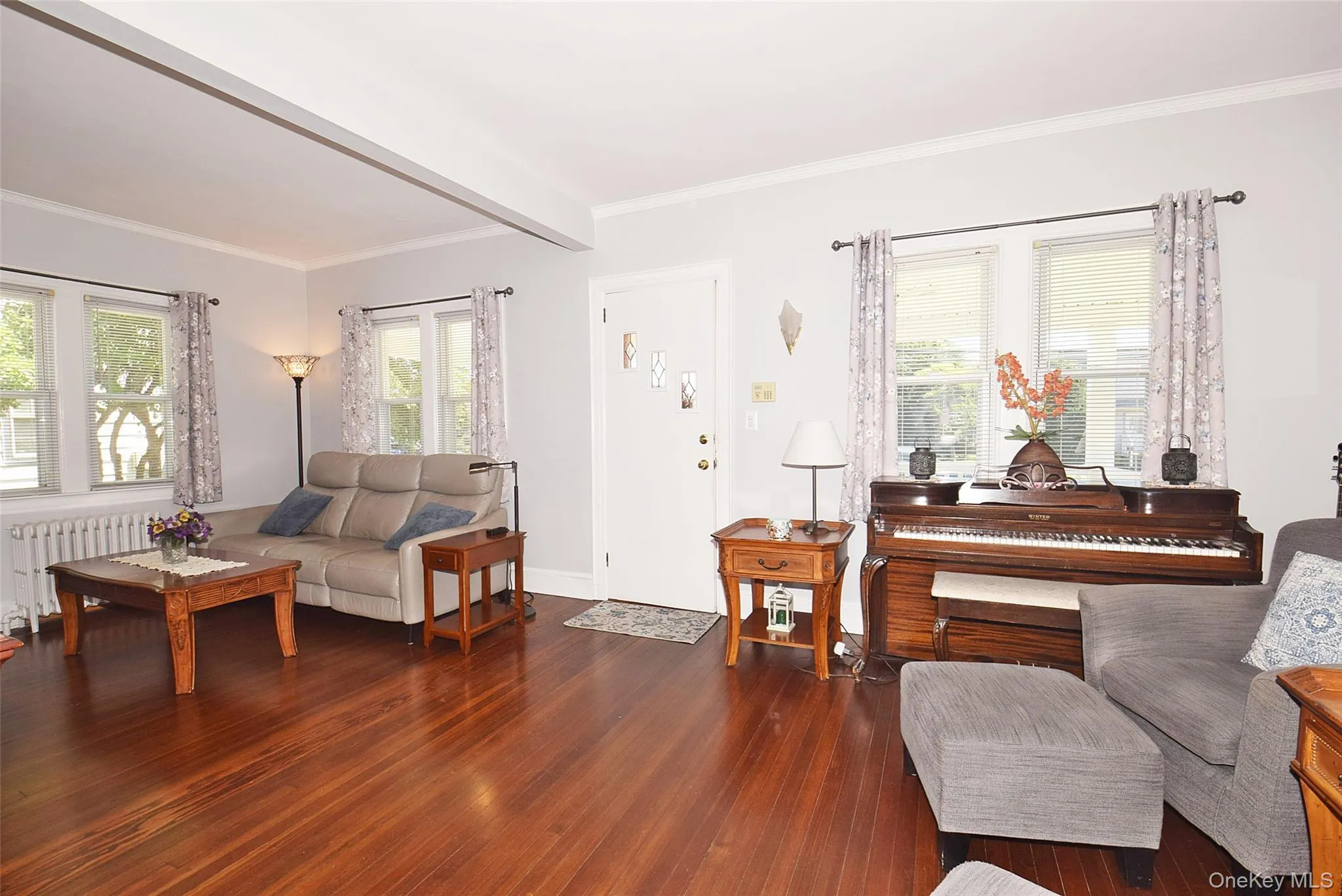 88 East Street, Oyster Bay, NY, 3 Bedrooms Bedrooms, 7 Rooms Rooms,2 BathroomsBathrooms,Residential,For Rent,East,0,1015699 88 East Street, Oyster Bay, NY, 3 Bedrooms Bedrooms, 7 Rooms Rooms,2 BathroomsBathrooms,Residential,For Rent,East,0,1015699