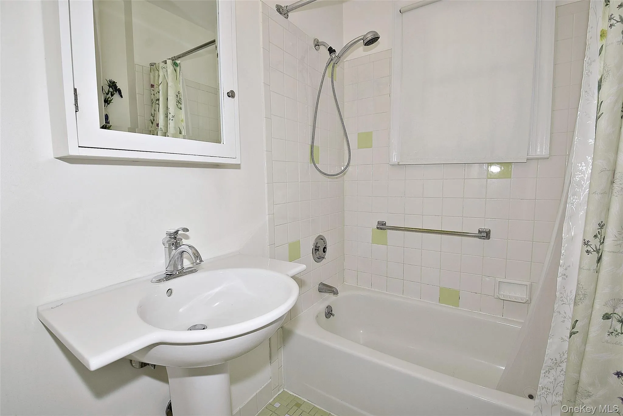 88 East Street, Oyster Bay, NY, 3 Bedrooms Bedrooms, 7 Rooms Rooms,2 BathroomsBathrooms,Residential,For Rent,East,0,1015699 88 East Street, Oyster Bay, NY, 3 Bedrooms Bedrooms, 7 Rooms Rooms,2 BathroomsBathrooms,Residential,For Rent,East,0,1015699