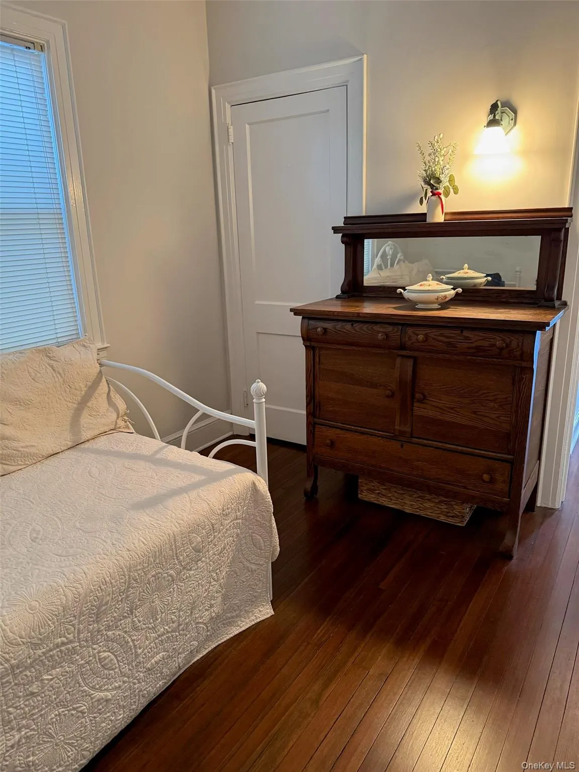 88 East Street, Oyster Bay, NY, 3 Bedrooms Bedrooms, 7 Rooms Rooms,2 BathroomsBathrooms,Residential,For Rent,East,0,1015699 88 East Street, Oyster Bay, NY, 3 Bedrooms Bedrooms, 7 Rooms Rooms,2 BathroomsBathrooms,Residential,For Rent,East,0,1015699