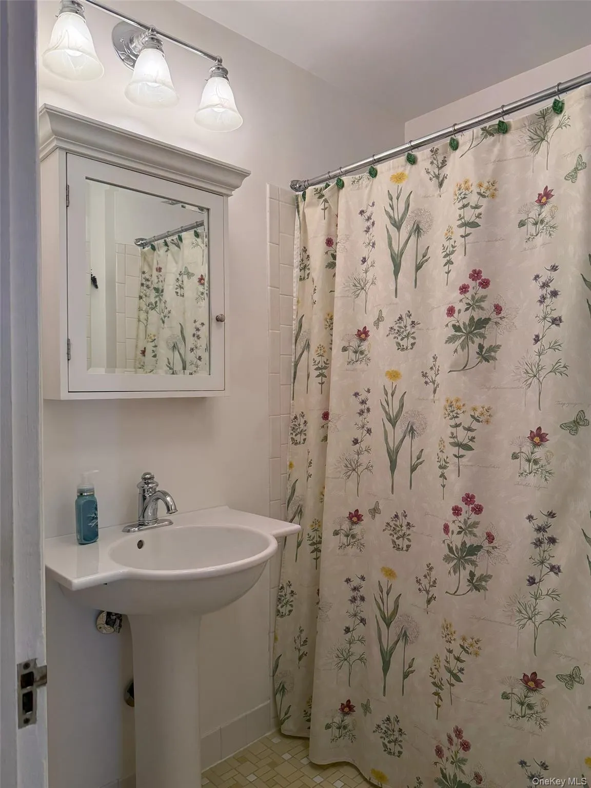 88 East Street, Oyster Bay, NY, 3 Bedrooms Bedrooms, 7 Rooms Rooms,2 BathroomsBathrooms,Residential,For Rent,East,0,1015699 88 East Street, Oyster Bay, NY, 3 Bedrooms Bedrooms, 7 Rooms Rooms,2 BathroomsBathrooms,Residential,For Rent,East,0,1015699