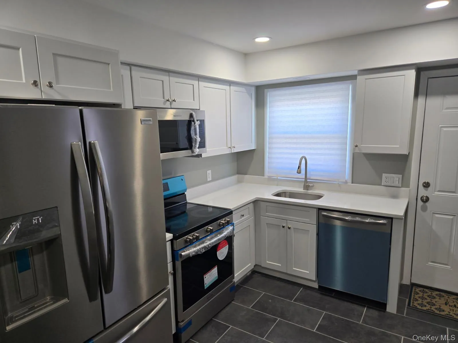 57 Shipman, Babylon, NY, 3 Bedrooms Bedrooms, 7 Rooms Rooms,1 BathroomBathrooms,Residential,For Rent,Shipman,0,1015709 57 Shipman, Babylon, NY, 3 Bedrooms Bedrooms, 7 Rooms Rooms,1 BathroomBathrooms,Residential,For Rent,Shipman,0,1015709