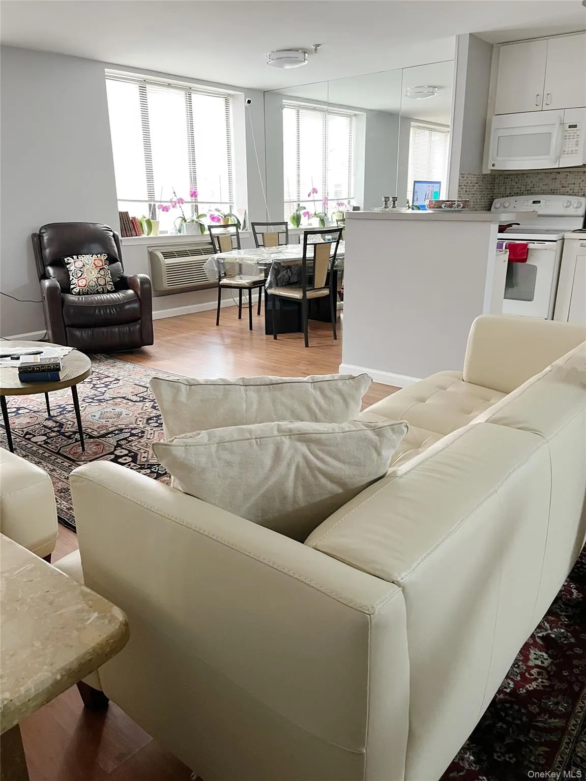 10 Canterbury Road, North Hempstead, NY, 1 Bedroom Bedrooms, 4 Rooms Rooms,1 BathroomBathrooms,Residential,For Rent,Canterbury,0,1015710 10 Canterbury Road, North Hempstead, NY, 1 Bedroom Bedrooms, 4 Rooms Rooms,1 BathroomBathrooms,Residential,For Rent,Canterbury,0,1015710