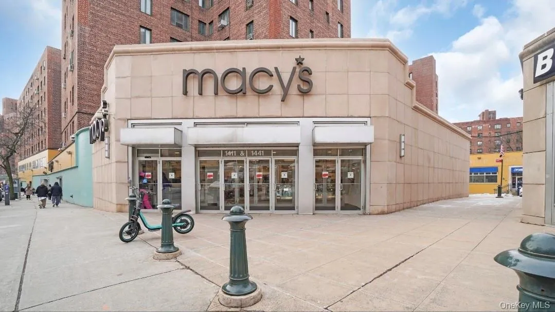 14 Metropolitan Oval, New York, NY, 1 Bedroom Bedrooms, 4 Rooms Rooms,1 BathroomBathrooms,Residential,For Rent,Metropolitan,0,1015711 14 Metropolitan Oval, New York, NY, 1 Bedroom Bedrooms, 4 Rooms Rooms,1 BathroomBathrooms,Residential,For Rent,Metropolitan,0,1015711