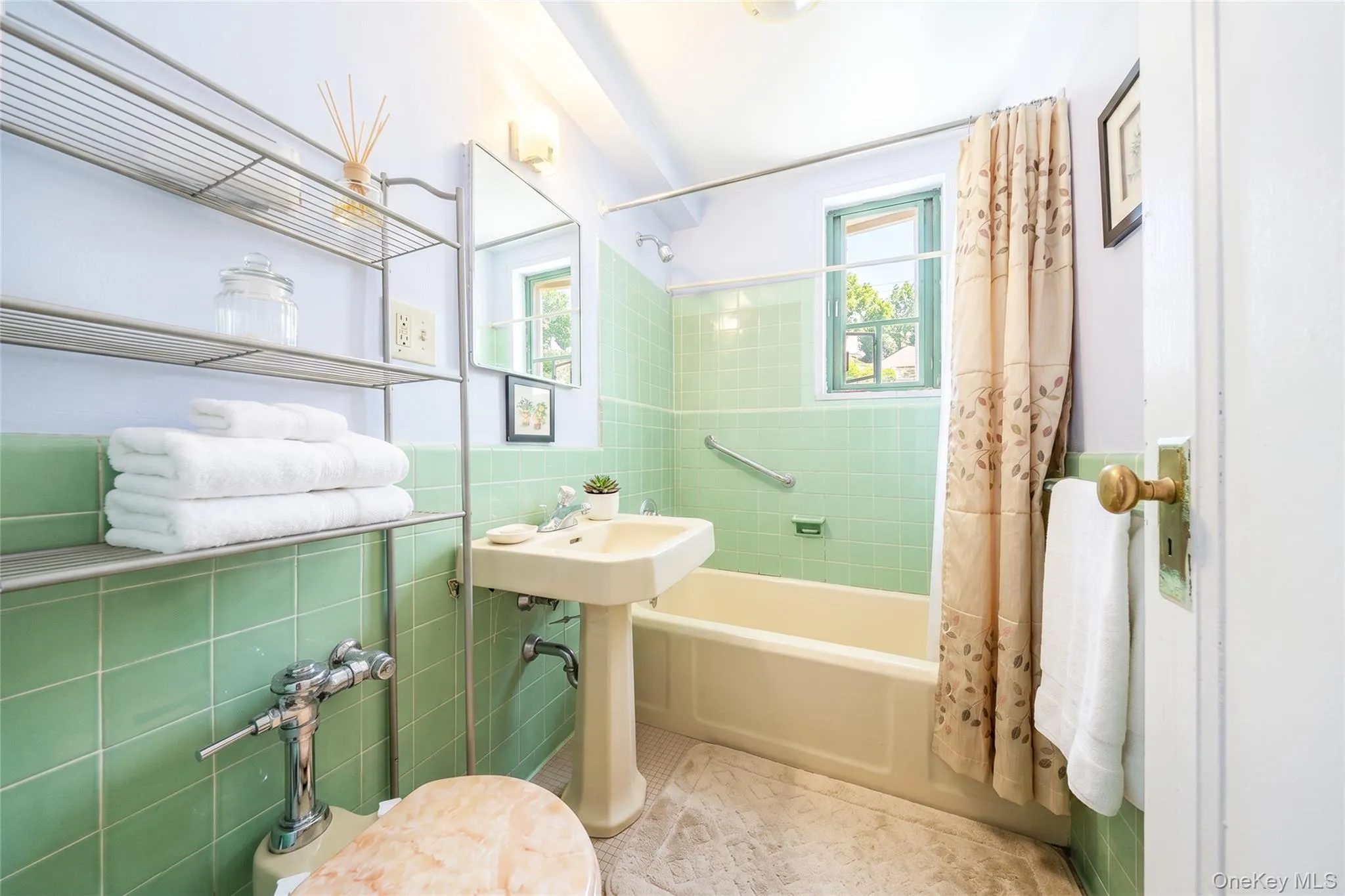 14 Metropolitan Oval, New York, NY, 1 Bedroom Bedrooms, 4 Rooms Rooms,1 BathroomBathrooms,Residential,For Rent,Metropolitan,0,1015711 14 Metropolitan Oval, New York, NY, 1 Bedroom Bedrooms, 4 Rooms Rooms,1 BathroomBathrooms,Residential,For Rent,Metropolitan,0,1015711