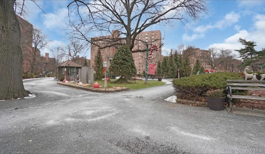 14 Metropolitan Oval, New York, NY, 1 Bedroom Bedrooms, 4 Rooms Rooms,1 BathroomBathrooms,Residential,For Rent,Metropolitan,0,1015711 14 Metropolitan Oval, New York, NY, 1 Bedroom Bedrooms, 4 Rooms Rooms,1 BathroomBathrooms,Residential,For Rent,Metropolitan,0,1015711