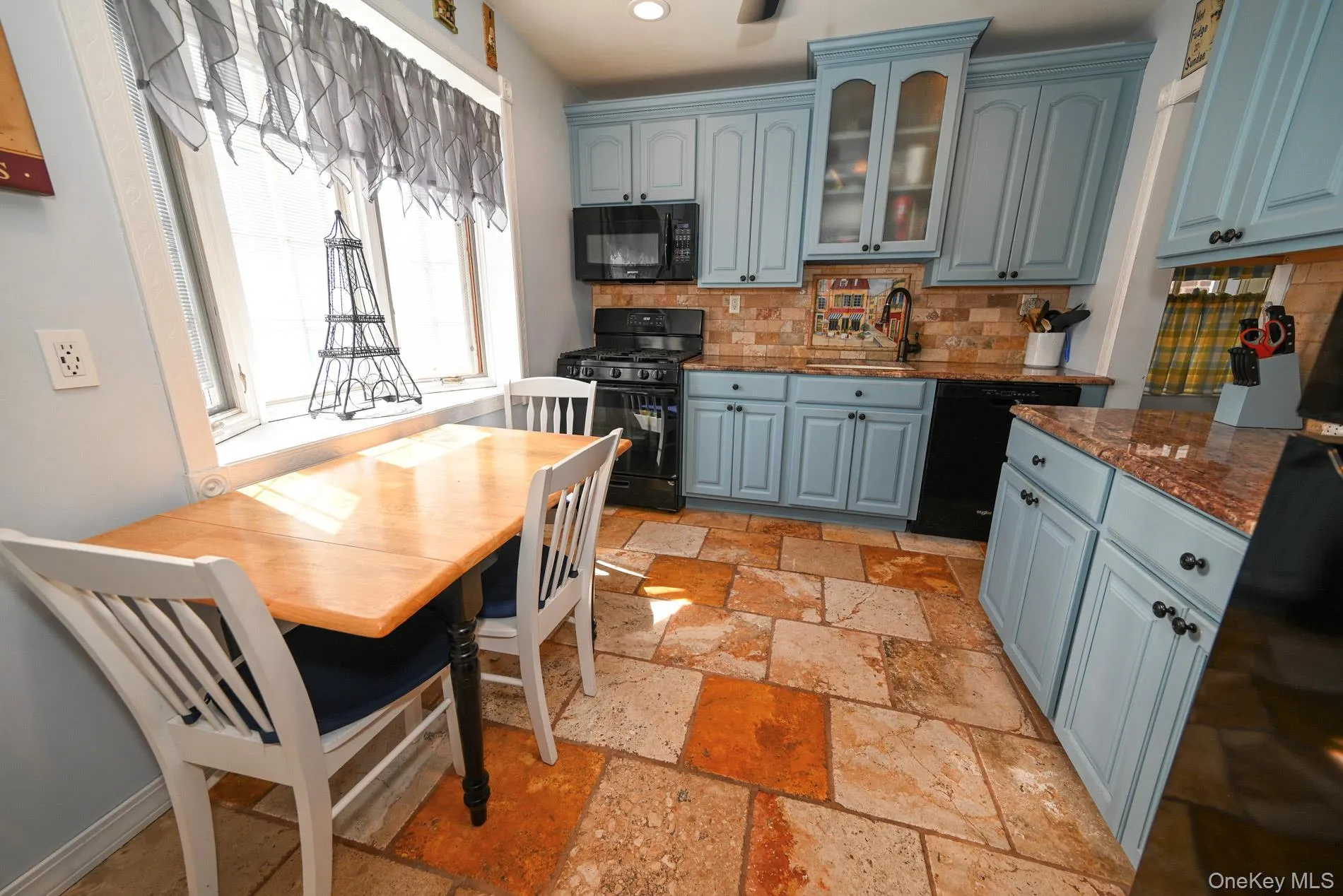 258 Rintin Street, Hempstead, NY, 4 Bedrooms Bedrooms, 8 Rooms Rooms,2 BathroomsBathrooms,Residential,For Rent,Rintin,0,1015712 258 Rintin Street, Hempstead, NY, 4 Bedrooms Bedrooms, 8 Rooms Rooms,2 BathroomsBathrooms,Residential,For Rent,Rintin,0,1015712