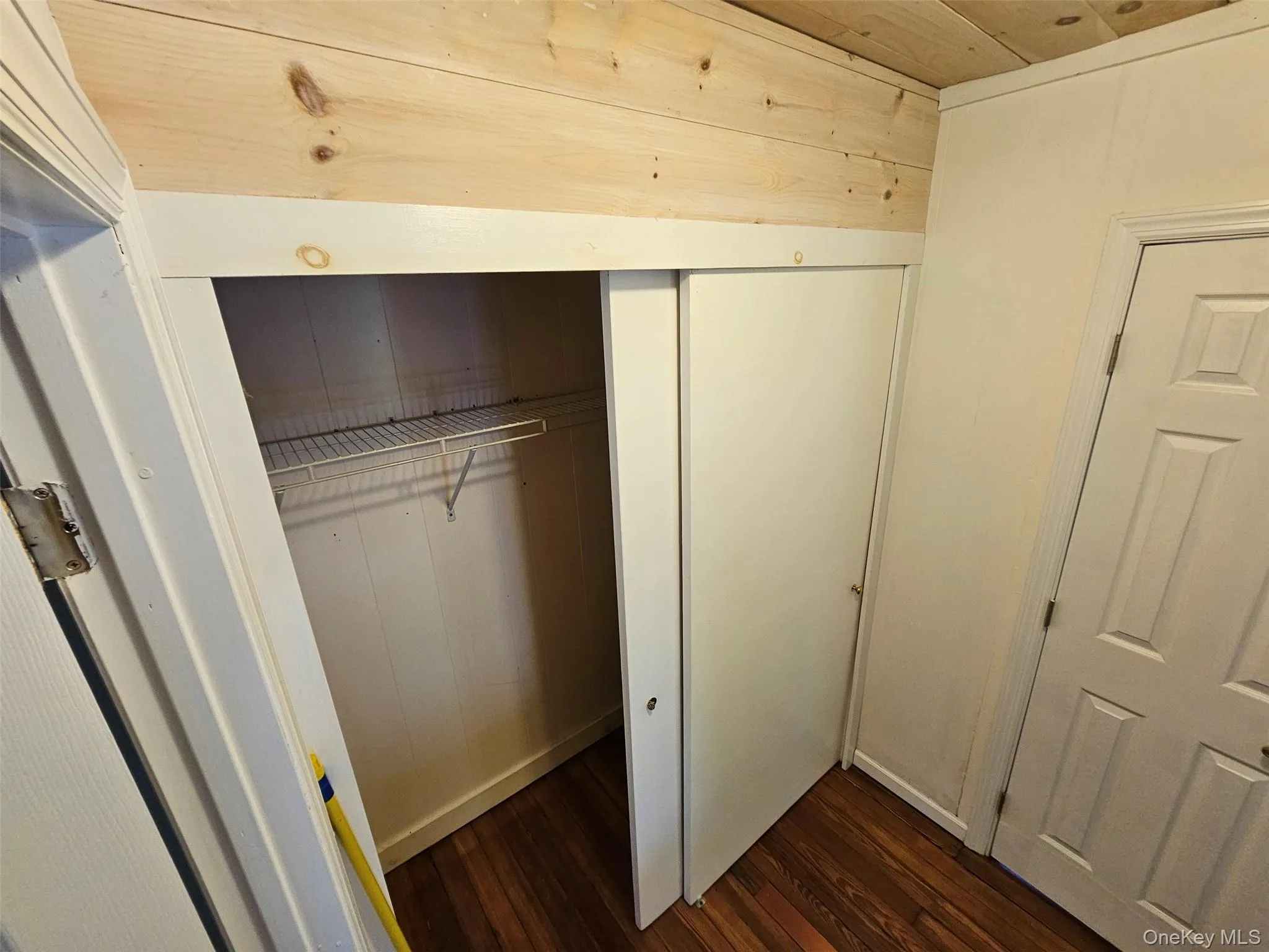 3 White Street, Lloyd, NY, 2 Bedrooms Bedrooms, 4 Rooms Rooms,1 BathroomBathrooms,Residential Lease,For Rent,White,0,KEY1015732 3 White Street, Lloyd, NY, 2 Bedrooms Bedrooms, 4 Rooms Rooms,1 BathroomBathrooms,Residential Lease,For Rent,White,0,KEY1015732