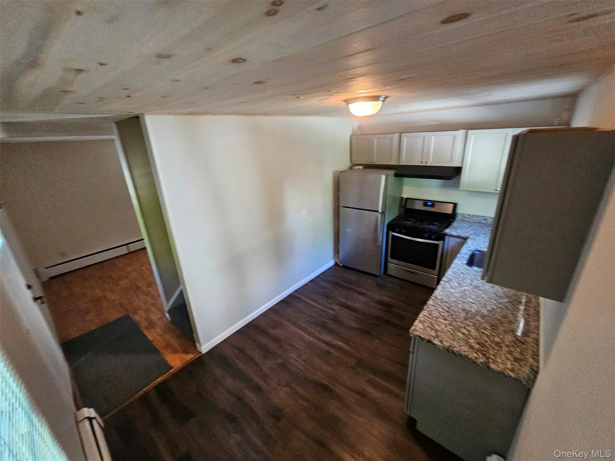 3 White Street, Lloyd, NY, 2 Bedrooms Bedrooms, 4 Rooms Rooms,1 BathroomBathrooms,Residential Lease,For Rent,White,0,KEY1015732 3 White Street, Lloyd, NY, 2 Bedrooms Bedrooms, 4 Rooms Rooms,1 BathroomBathrooms,Residential Lease,For Rent,White,0,KEY1015732