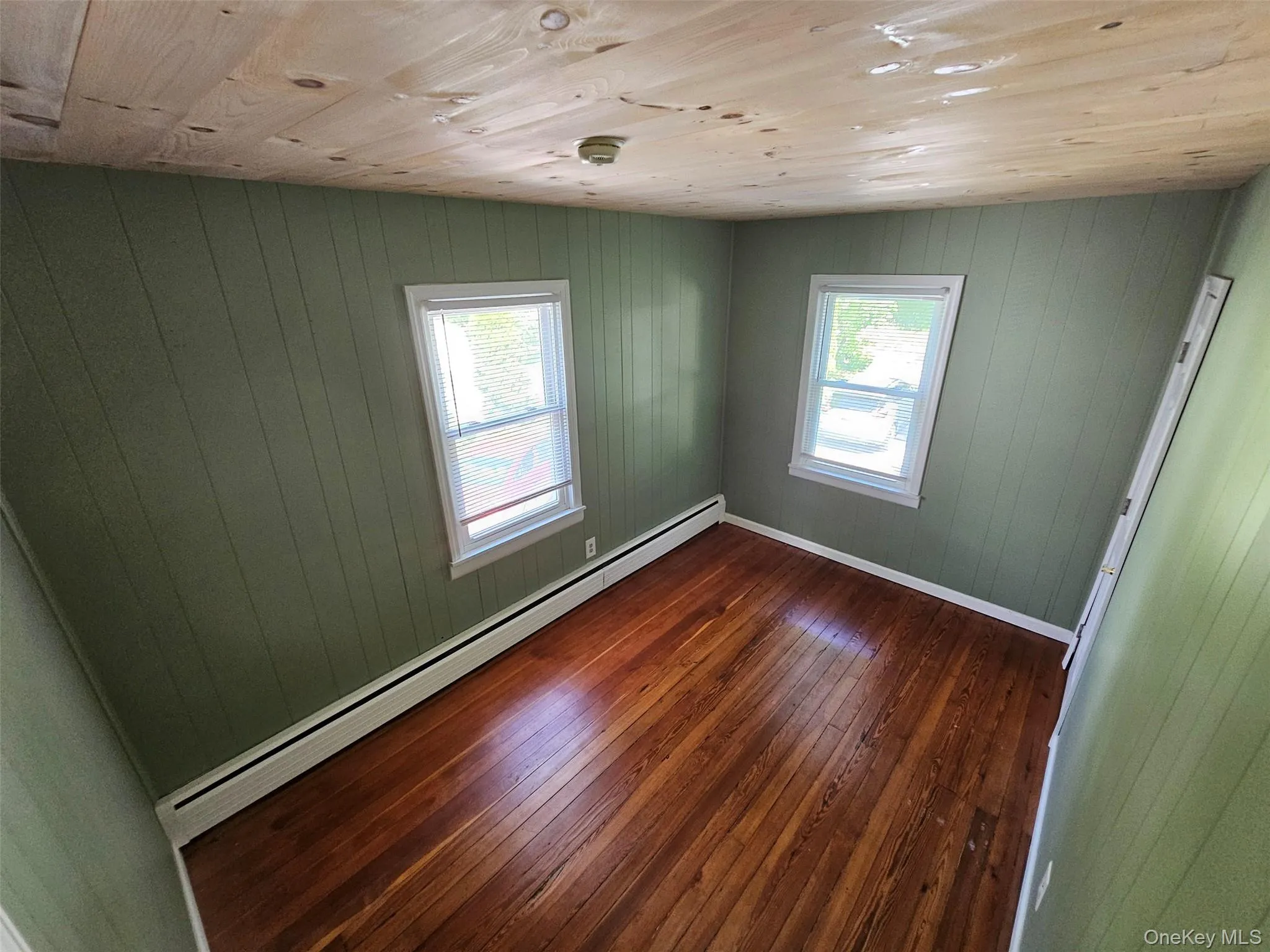 3 White Street, Lloyd, NY, 2 Bedrooms Bedrooms, 4 Rooms Rooms,1 BathroomBathrooms,Residential Lease,For Rent,White,0,KEY1015732 3 White Street, Lloyd, NY, 2 Bedrooms Bedrooms, 4 Rooms Rooms,1 BathroomBathrooms,Residential Lease,For Rent,White,0,KEY1015732