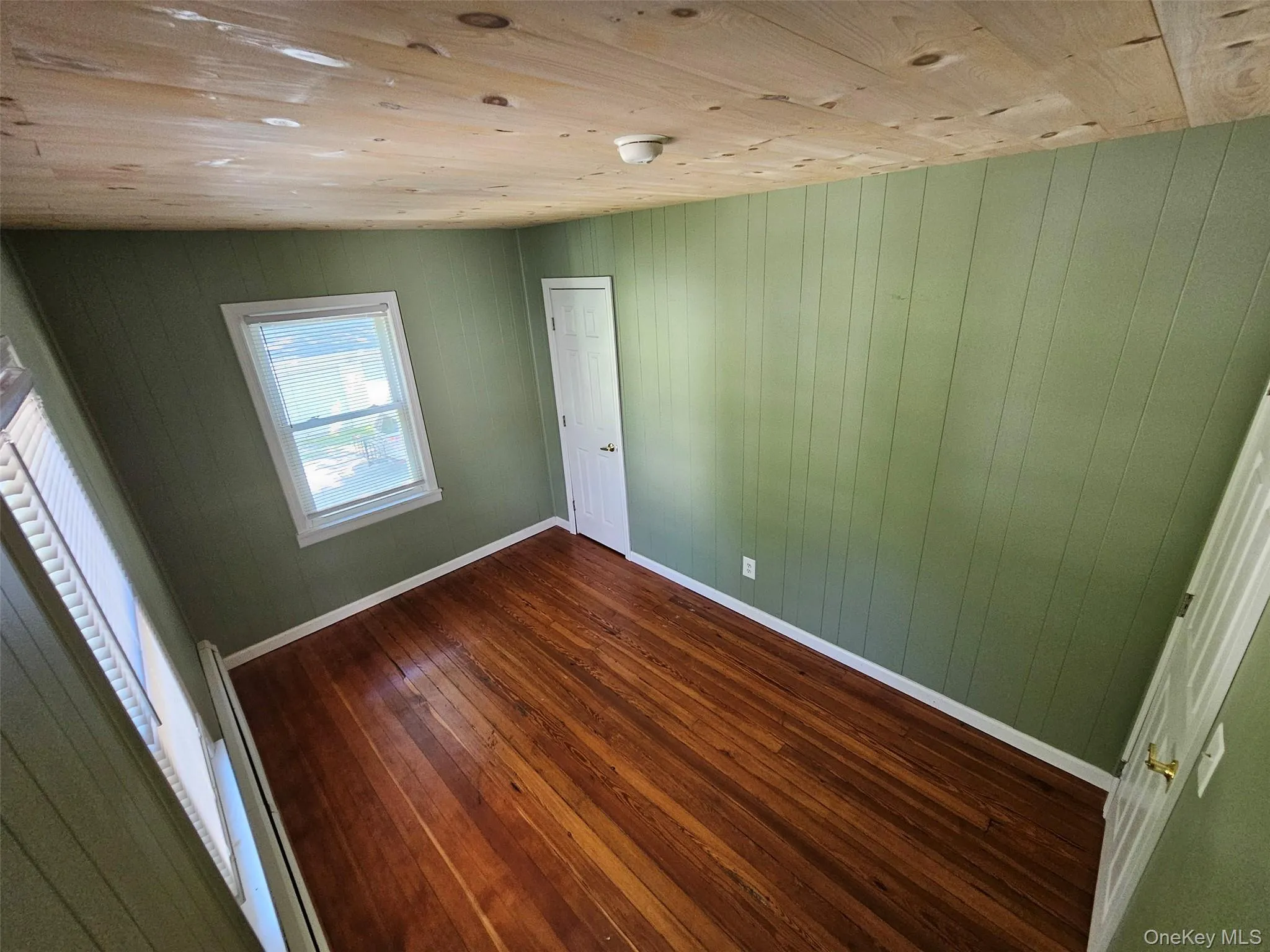 3 White Street, Lloyd, NY, 2 Bedrooms Bedrooms, 4 Rooms Rooms,1 BathroomBathrooms,Residential Lease,For Rent,White,0,KEY1015732 3 White Street, Lloyd, NY, 2 Bedrooms Bedrooms, 4 Rooms Rooms,1 BathroomBathrooms,Residential Lease,For Rent,White,0,KEY1015732