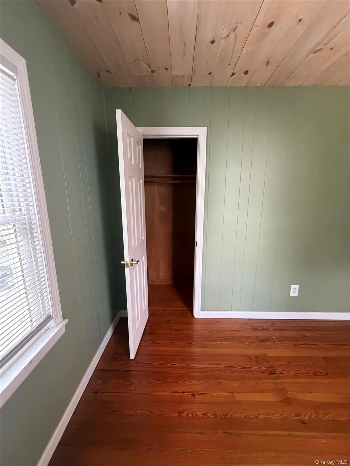 3 White Street, Lloyd, NY, 2 Bedrooms Bedrooms, 4 Rooms Rooms,1 BathroomBathrooms,Residential Lease,For Rent,White,0,KEY1015732 3 White Street, Lloyd, NY, 2 Bedrooms Bedrooms, 4 Rooms Rooms,1 BathroomBathrooms,Residential Lease,For Rent,White,0,KEY1015732