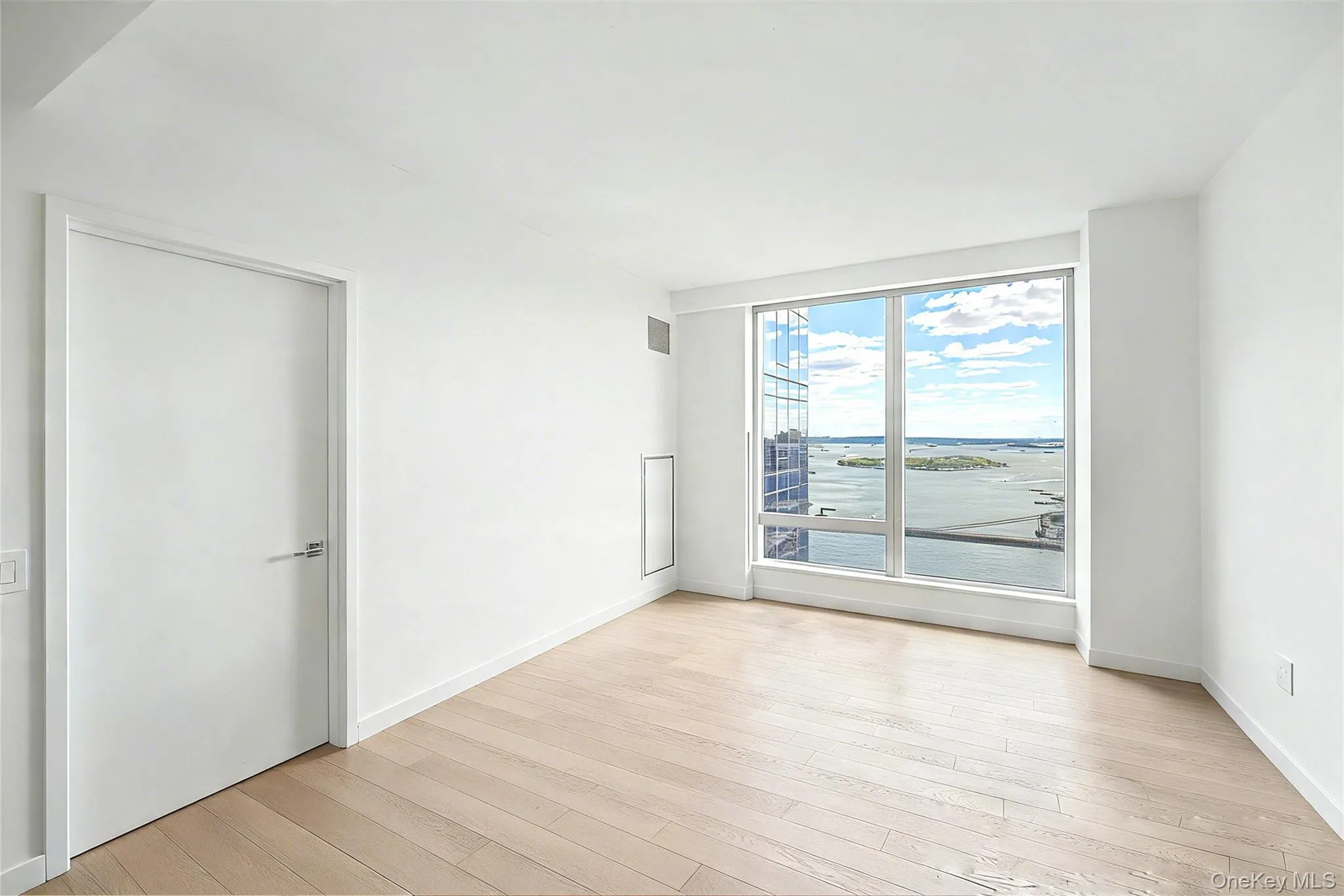 250 South Street, New York, NY, 1 Bedroom Bedrooms, 3 Rooms Rooms,1 BathroomBathrooms,Residential,For Rent,South,0,1015739 250 South Street, New York, NY, 1 Bedroom Bedrooms, 3 Rooms Rooms,1 BathroomBathrooms,Residential,For Rent,South,0,1015739