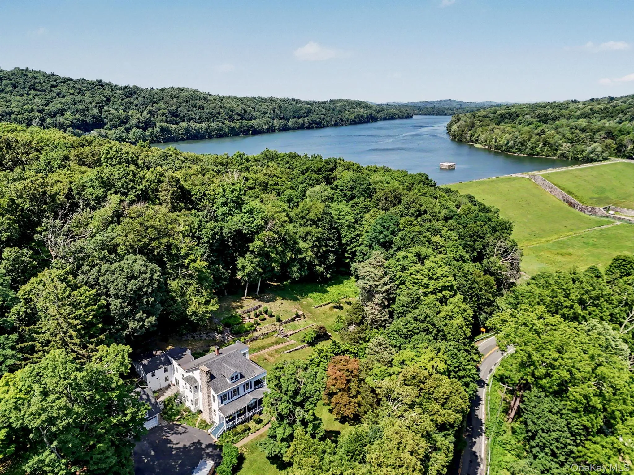 2535 Route 35, Somers, NY, 4 Bedrooms Bedrooms, 11 Rooms Rooms,3 BathroomsBathrooms,Residential,For Rent,Route 35,0,1015743 2535 Route 35, Somers, NY, 4 Bedrooms Bedrooms, 11 Rooms Rooms,3 BathroomsBathrooms,Residential,For Rent,Route 35,0,1015743