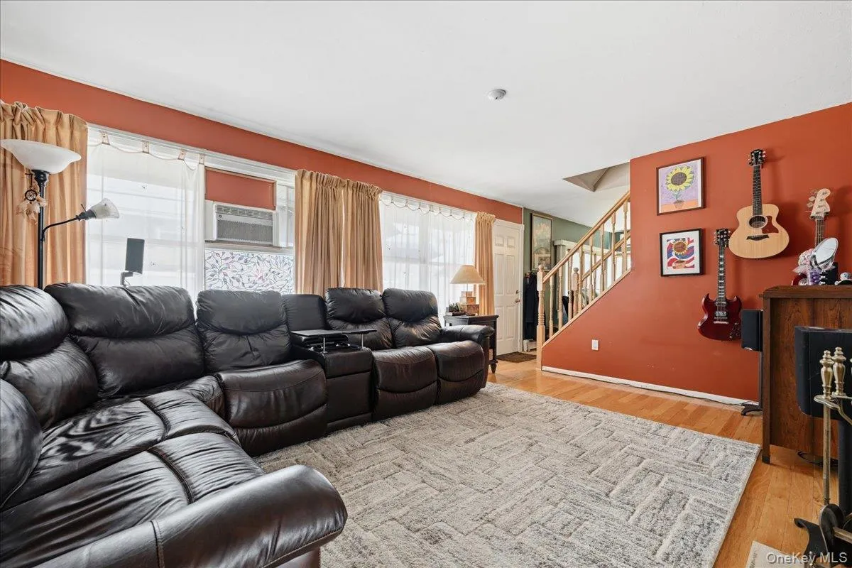 7 Disc Lane, Hempstead, NY, 4 Bedrooms Bedrooms, 11 Rooms Rooms,2 BathroomsBathrooms,Residential,For Rent,Disc,0,1015750 7 Disc Lane, Hempstead, NY, 4 Bedrooms Bedrooms, 11 Rooms Rooms,2 BathroomsBathrooms,Residential,For Rent,Disc,0,1015750