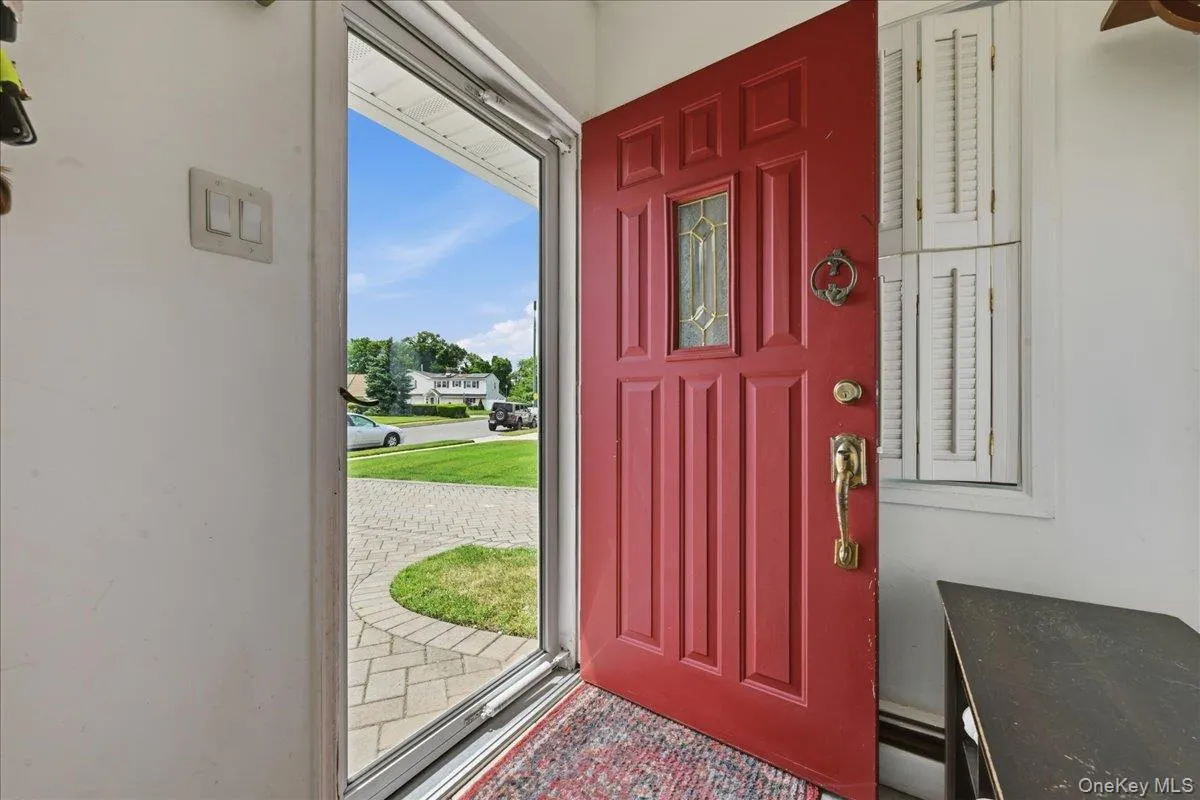 7 Disc Lane, Hempstead, NY, 4 Bedrooms Bedrooms, 11 Rooms Rooms,2 BathroomsBathrooms,Residential,For Rent,Disc,0,1015750 7 Disc Lane, Hempstead, NY, 4 Bedrooms Bedrooms, 11 Rooms Rooms,2 BathroomsBathrooms,Residential,For Rent,Disc,0,1015750