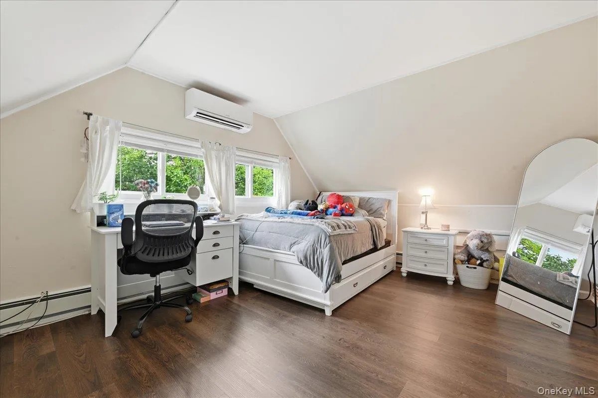 7 Disc Lane, Hempstead, NY, 4 Bedrooms Bedrooms, 11 Rooms Rooms,2 BathroomsBathrooms,Residential,For Rent,Disc,0,1015750 7 Disc Lane, Hempstead, NY, 4 Bedrooms Bedrooms, 11 Rooms Rooms,2 BathroomsBathrooms,Residential,For Rent,Disc,0,1015750