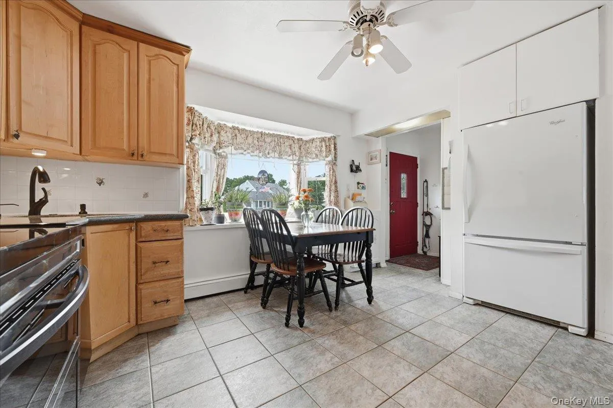7 Disc Lane, Hempstead, NY, 4 Bedrooms Bedrooms, 11 Rooms Rooms,2 BathroomsBathrooms,Residential,For Rent,Disc,0,1015750 7 Disc Lane, Hempstead, NY, 4 Bedrooms Bedrooms, 11 Rooms Rooms,2 BathroomsBathrooms,Residential,For Rent,Disc,0,1015750