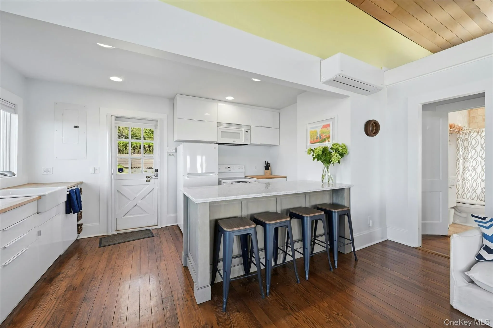 56055 County Road 48, Southold, NY, 2 Bedrooms Bedrooms, 5 Rooms Rooms,1 BathroomBathrooms,Residential,For Rent,County Road 48,0,KEY1015770 56055 County Road 48, Southold, NY, 2 Bedrooms Bedrooms, 5 Rooms Rooms,1 BathroomBathrooms,Residential,For Rent,County Road 48,0,KEY1015770