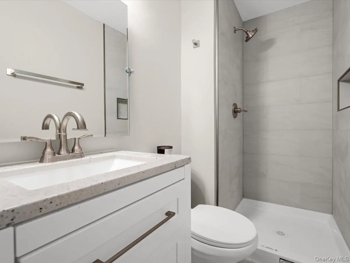 40 w 4th, Brookhaven, NY, 2 Bedrooms Bedrooms, 5 Rooms Rooms,2 BathroomsBathrooms,Residential,For Rent,w 4th,0,KEY1015774 40 w 4th, Brookhaven, NY, 2 Bedrooms Bedrooms, 5 Rooms Rooms,2 BathroomsBathrooms,Residential,For Rent,w 4th,0,KEY1015774