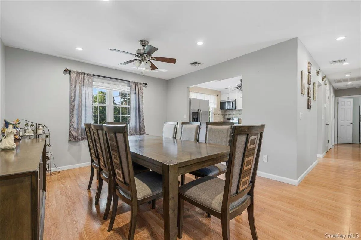 17 Nottingham Drive, Babylon, NY, 5 Bedrooms Bedrooms, 10 Rooms Rooms,2 BathroomsBathrooms,Residential,For Rent,Nottingham,0,1015779 17 Nottingham Drive, Babylon, NY, 5 Bedrooms Bedrooms, 10 Rooms Rooms,2 BathroomsBathrooms,Residential,For Rent,Nottingham,0,1015779
