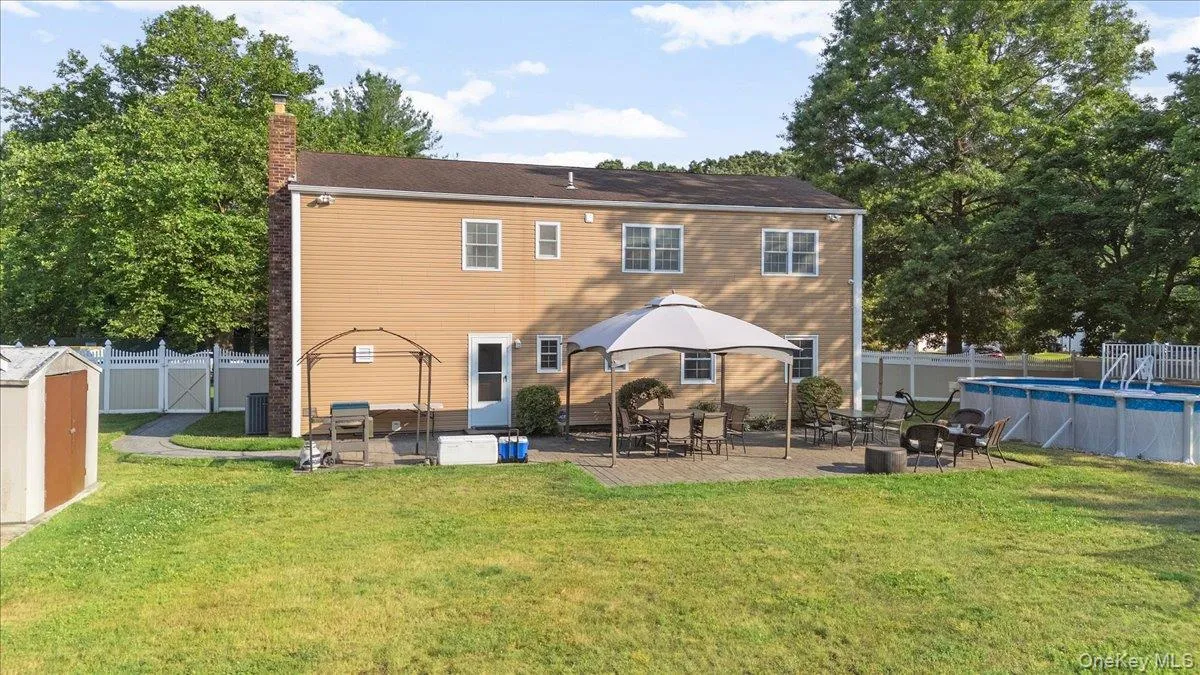 17 Nottingham Drive, Babylon, NY, 5 Bedrooms Bedrooms, 10 Rooms Rooms,2 BathroomsBathrooms,Residential,For Rent,Nottingham,0,1015779 17 Nottingham Drive, Babylon, NY, 5 Bedrooms Bedrooms, 10 Rooms Rooms,2 BathroomsBathrooms,Residential,For Rent,Nottingham,0,1015779