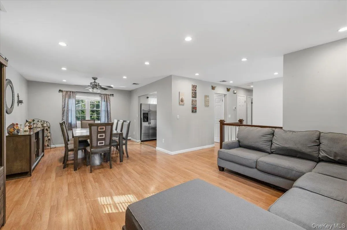 17 Nottingham Drive, Babylon, NY, 5 Bedrooms Bedrooms, 10 Rooms Rooms,2 BathroomsBathrooms,Residential,For Rent,Nottingham,0,1015779 17 Nottingham Drive, Babylon, NY, 5 Bedrooms Bedrooms, 10 Rooms Rooms,2 BathroomsBathrooms,Residential,For Rent,Nottingham,0,1015779