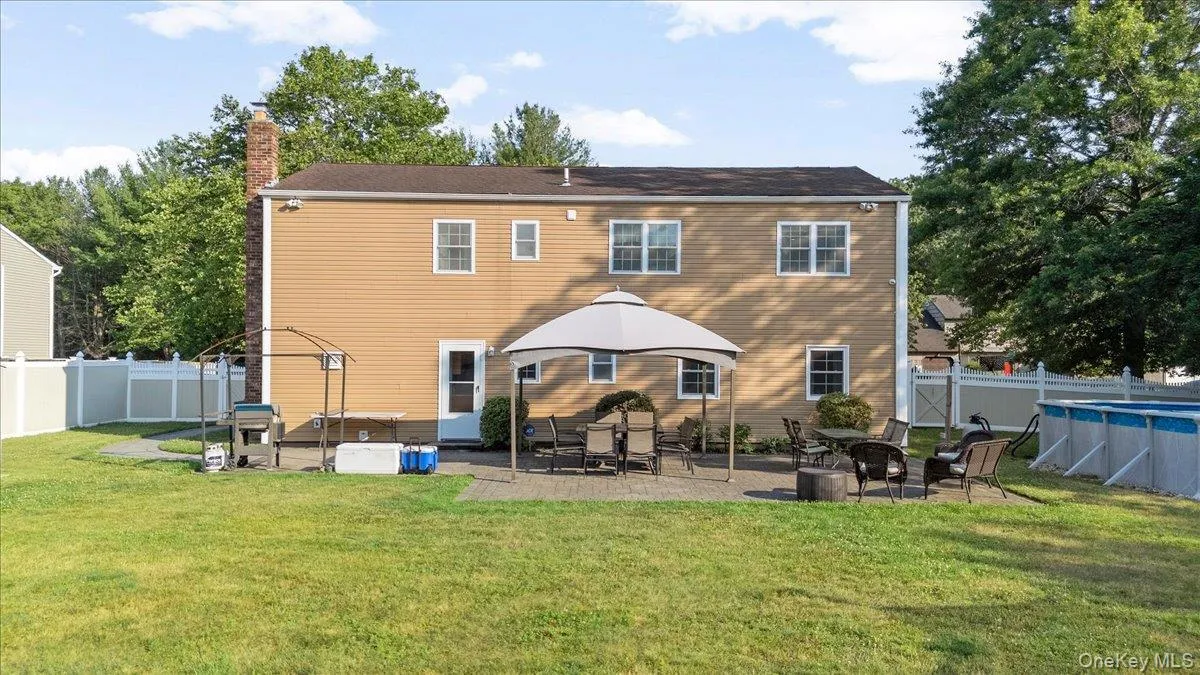 17 Nottingham Drive, Babylon, NY, 5 Bedrooms Bedrooms, 10 Rooms Rooms,2 BathroomsBathrooms,Residential,For Rent,Nottingham,0,1015779 17 Nottingham Drive, Babylon, NY, 5 Bedrooms Bedrooms, 10 Rooms Rooms,2 BathroomsBathrooms,Residential,For Rent,Nottingham,0,1015779