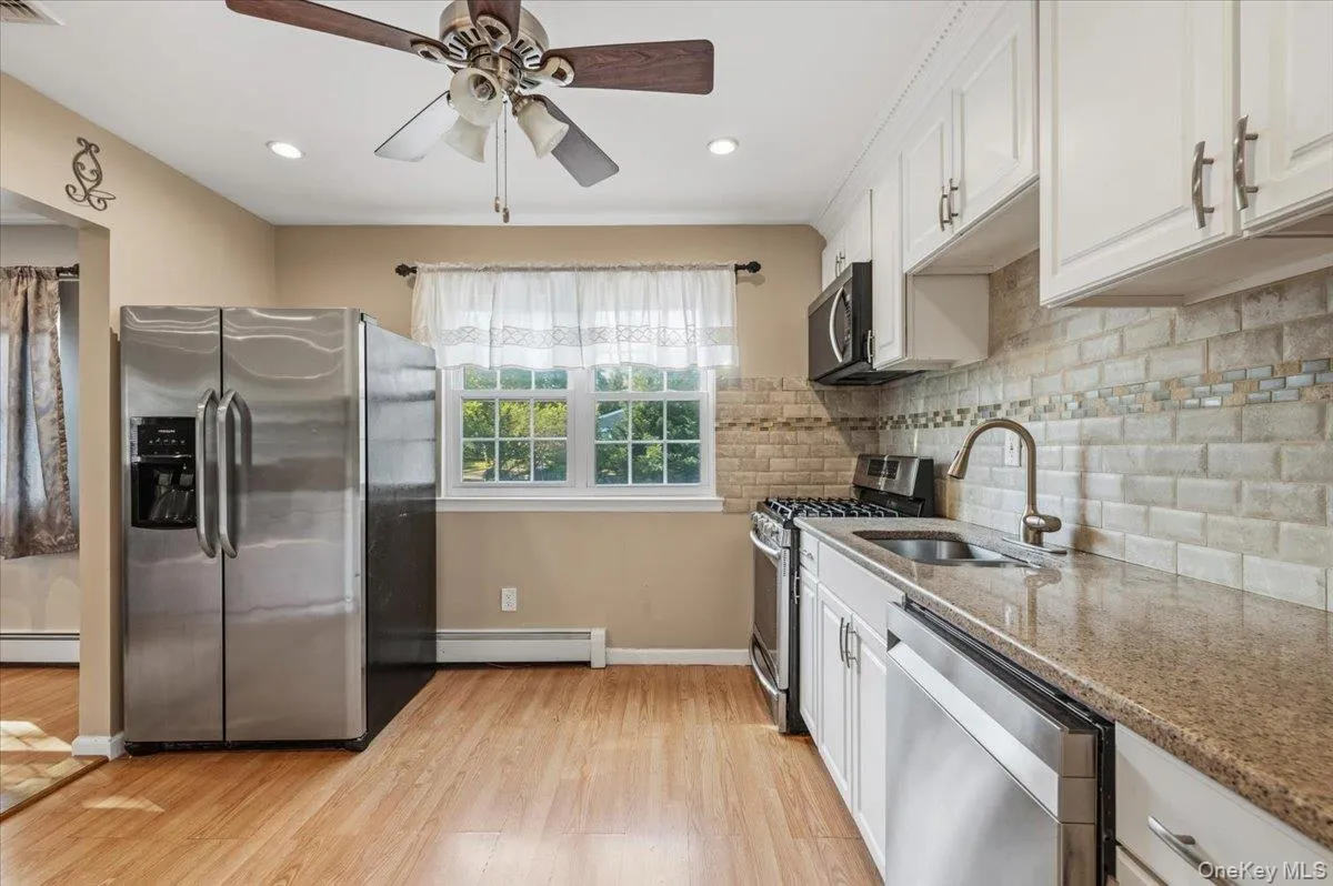 17 Nottingham Drive, Babylon, NY, 5 Bedrooms Bedrooms, 10 Rooms Rooms,2 BathroomsBathrooms,Residential,For Rent,Nottingham,0,1015779 17 Nottingham Drive, Babylon, NY, 5 Bedrooms Bedrooms, 10 Rooms Rooms,2 BathroomsBathrooms,Residential,For Rent,Nottingham,0,1015779