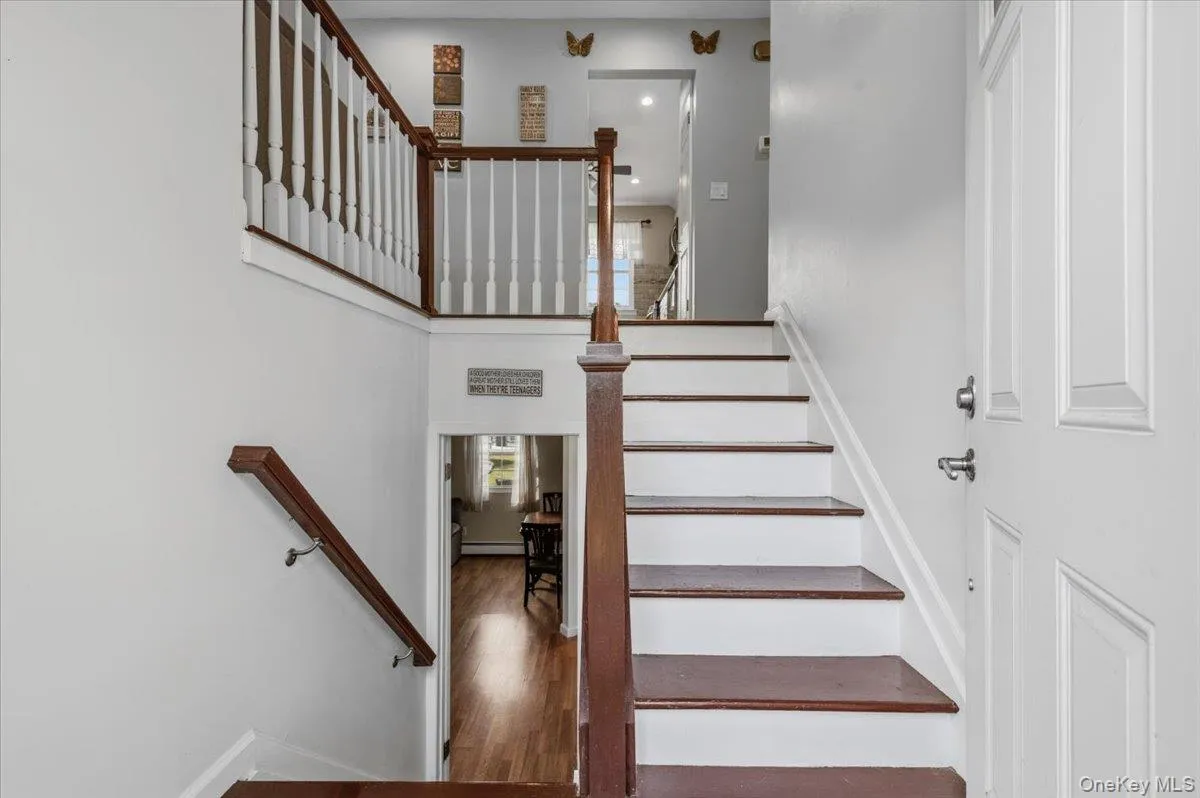17 Nottingham Drive, Babylon, NY, 5 Bedrooms Bedrooms, 10 Rooms Rooms,2 BathroomsBathrooms,Residential,For Rent,Nottingham,0,1015779 17 Nottingham Drive, Babylon, NY, 5 Bedrooms Bedrooms, 10 Rooms Rooms,2 BathroomsBathrooms,Residential,For Rent,Nottingham,0,1015779