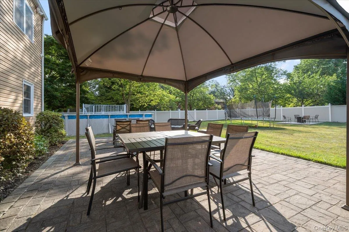 17 Nottingham Drive, Babylon, NY, 5 Bedrooms Bedrooms, 10 Rooms Rooms,2 BathroomsBathrooms,Residential,For Rent,Nottingham,0,1015779 17 Nottingham Drive, Babylon, NY, 5 Bedrooms Bedrooms, 10 Rooms Rooms,2 BathroomsBathrooms,Residential,For Rent,Nottingham,0,1015779