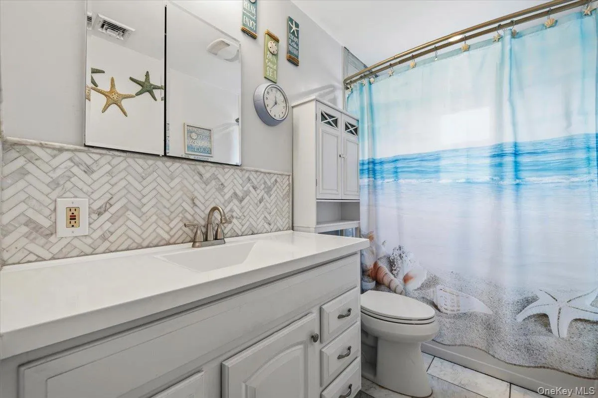 17 Nottingham Drive, Babylon, NY, 5 Bedrooms Bedrooms, 10 Rooms Rooms,2 BathroomsBathrooms,Residential,For Rent,Nottingham,0,1015779 17 Nottingham Drive, Babylon, NY, 5 Bedrooms Bedrooms, 10 Rooms Rooms,2 BathroomsBathrooms,Residential,For Rent,Nottingham,0,1015779