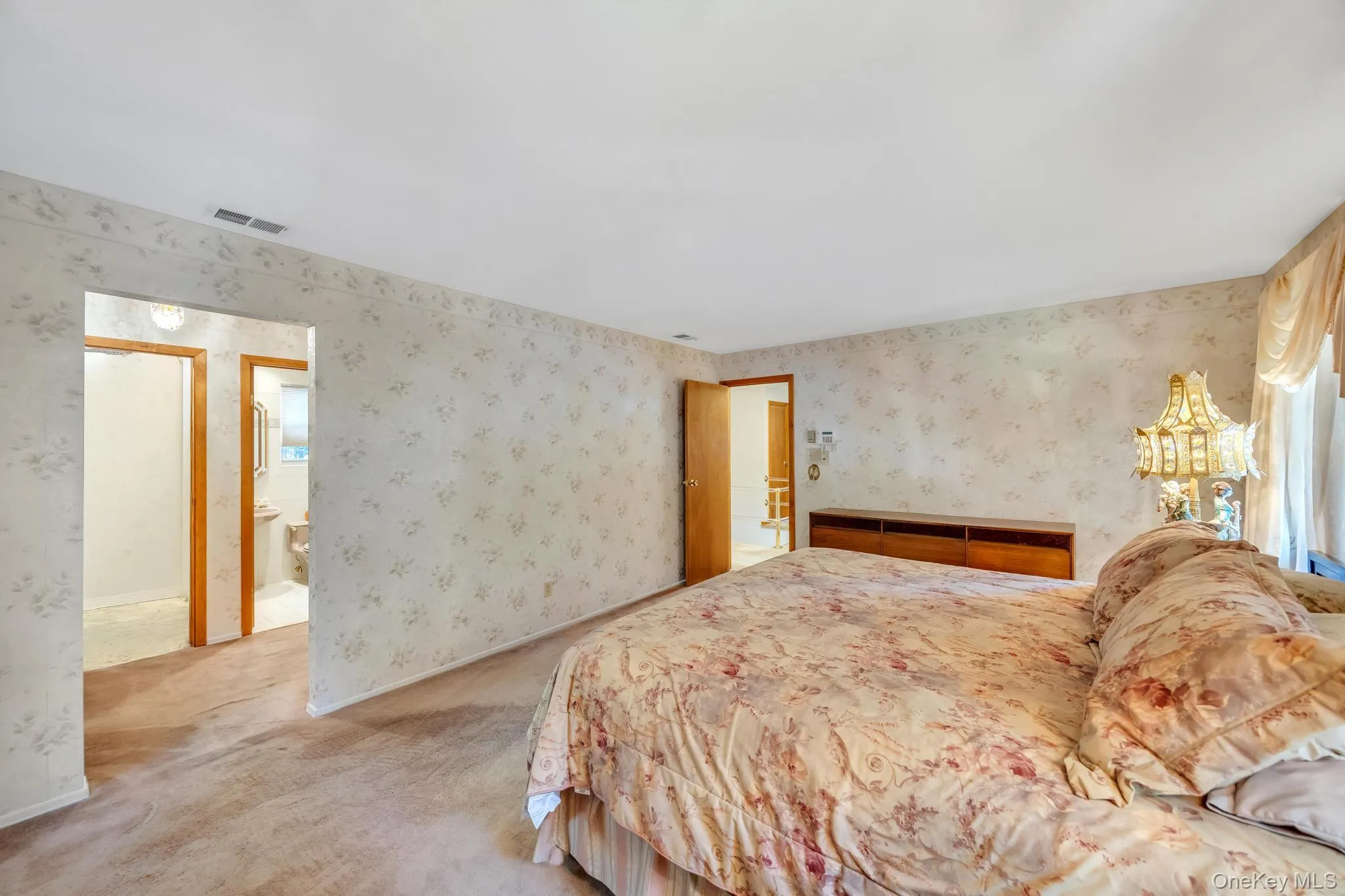 17 Cedar Place, Smithtown, NY, 4 Bedrooms Bedrooms, 9 Rooms Rooms,2 BathroomsBathrooms,Residential,For Rent,Cedar,0,1015782 17 Cedar Place, Smithtown, NY, 4 Bedrooms Bedrooms, 9 Rooms Rooms,2 BathroomsBathrooms,Residential,For Rent,Cedar,0,1015782