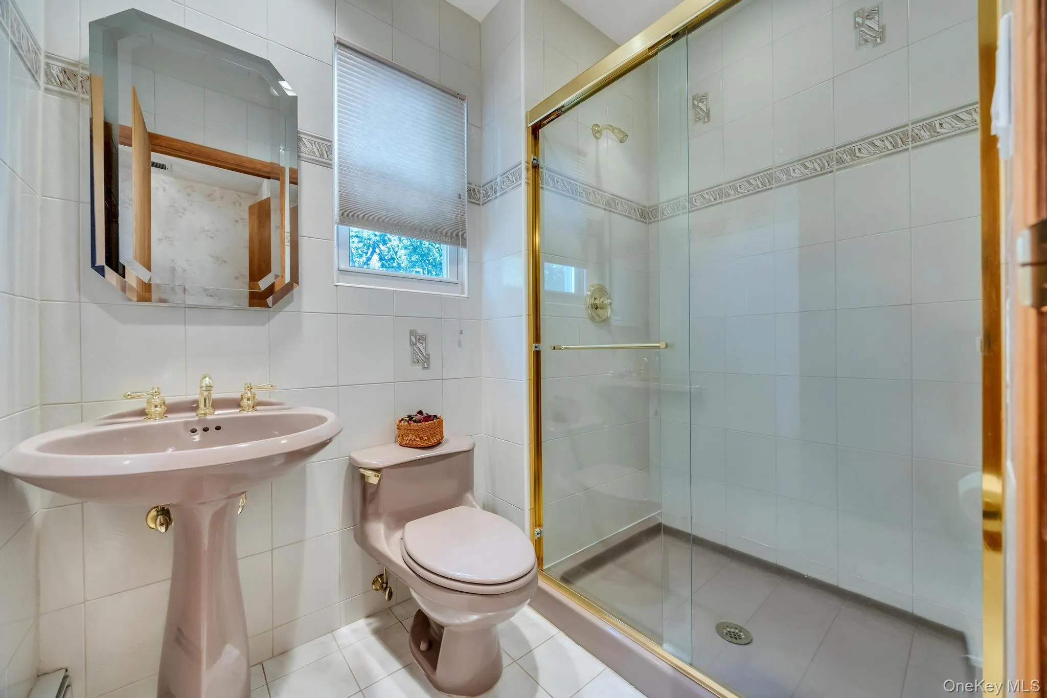 17 Cedar Place, Smithtown, NY, 4 Bedrooms Bedrooms, 9 Rooms Rooms,2 BathroomsBathrooms,Residential,For Rent,Cedar,0,1015782 17 Cedar Place, Smithtown, NY, 4 Bedrooms Bedrooms, 9 Rooms Rooms,2 BathroomsBathrooms,Residential,For Rent,Cedar,0,1015782