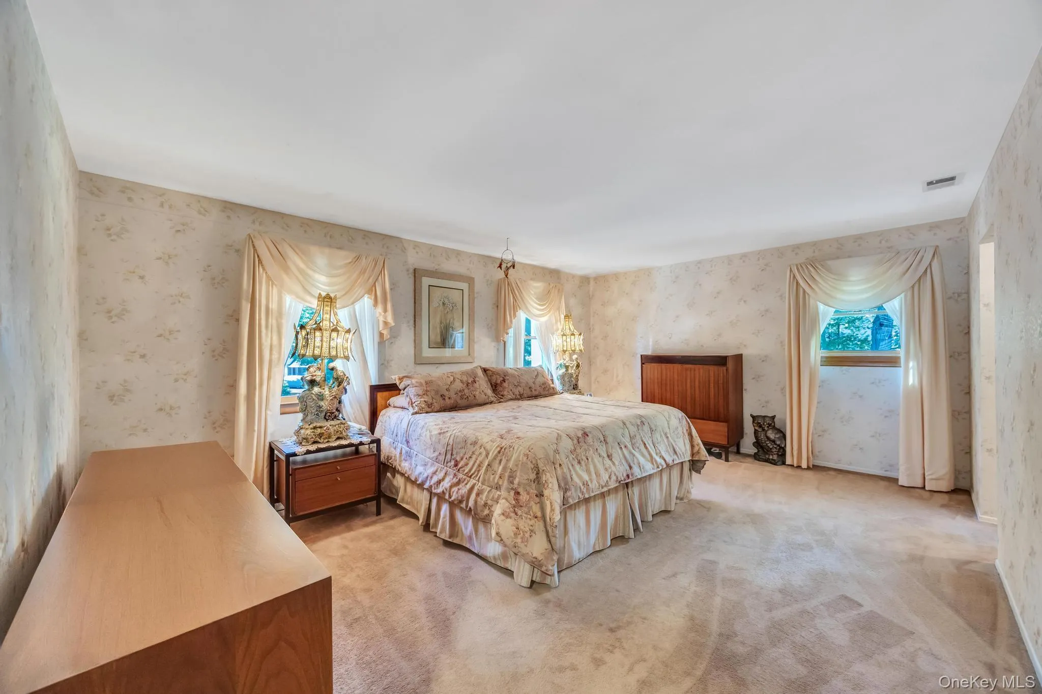 17 Cedar Place, Smithtown, NY, 4 Bedrooms Bedrooms, 9 Rooms Rooms,2 BathroomsBathrooms,Residential,For Rent,Cedar,0,1015782 17 Cedar Place, Smithtown, NY, 4 Bedrooms Bedrooms, 9 Rooms Rooms,2 BathroomsBathrooms,Residential,For Rent,Cedar,0,1015782