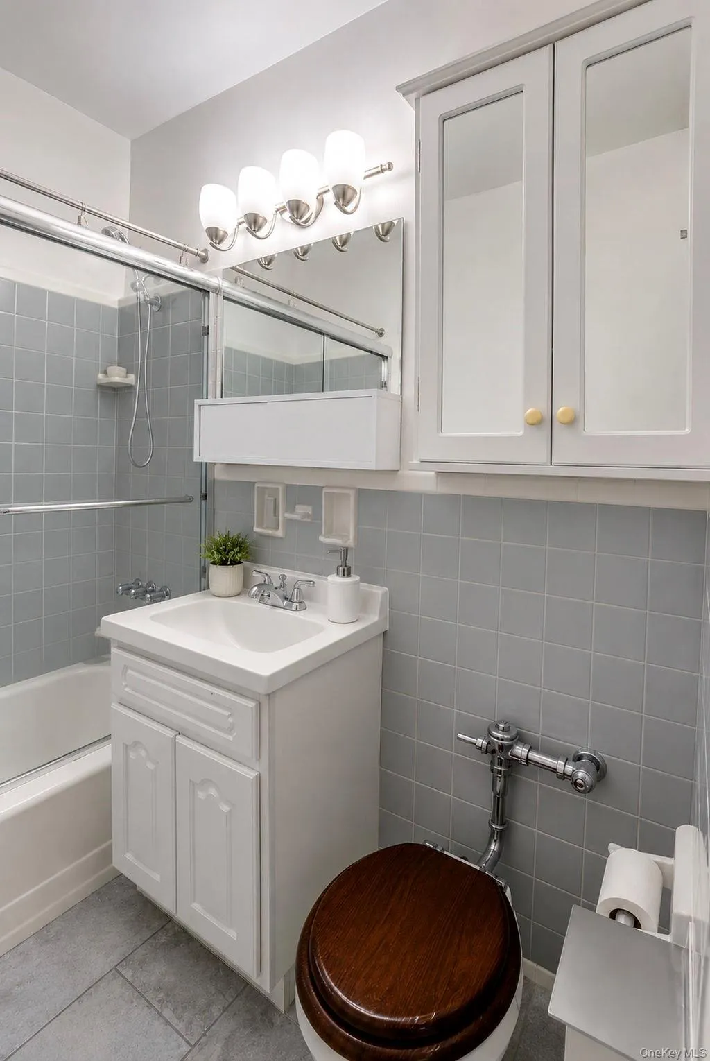 180 Van Cortlandt Park, New York, NY, 2 Bedrooms Bedrooms, 5 Rooms Rooms,1 BathroomBathrooms,Residential,For Rent,Van Cortlandt,0,KEY1015787 180 Van Cortlandt Park, New York, NY, 2 Bedrooms Bedrooms, 5 Rooms Rooms,1 BathroomBathrooms,Residential,For Rent,Van Cortlandt,0,KEY1015787