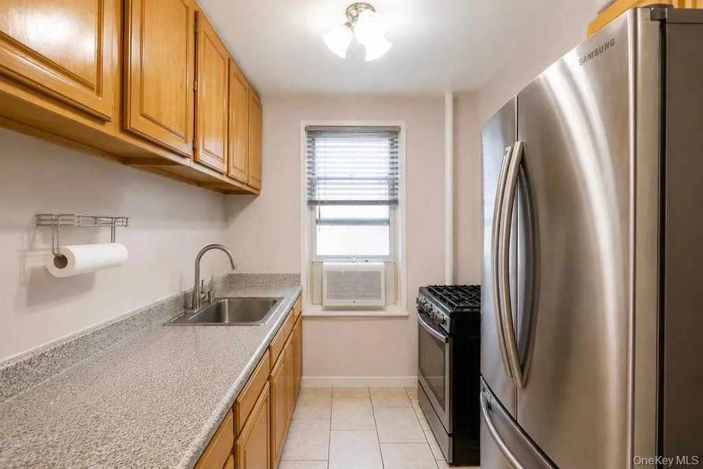 180 Van Cortlandt Park, New York, NY, 2 Bedrooms Bedrooms, 5 Rooms Rooms,1 BathroomBathrooms,Residential,For Rent,Van Cortlandt,0,KEY1015787 180 Van Cortlandt Park, New York, NY, 2 Bedrooms Bedrooms, 5 Rooms Rooms,1 BathroomBathrooms,Residential,For Rent,Van Cortlandt,0,KEY1015787