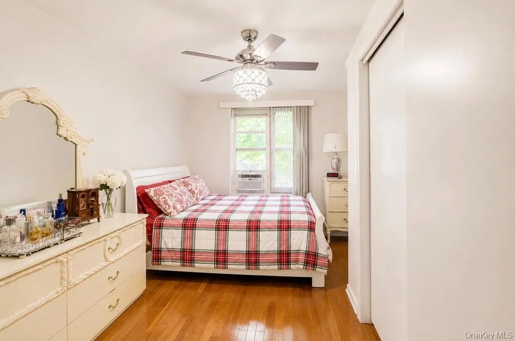 180 Van Cortlandt Park, New York, NY, 2 Bedrooms Bedrooms, 5 Rooms Rooms,1 BathroomBathrooms,Residential,For Rent,Van Cortlandt,0,KEY1015787 180 Van Cortlandt Park, New York, NY, 2 Bedrooms Bedrooms, 5 Rooms Rooms,1 BathroomBathrooms,Residential,For Rent,Van Cortlandt,0,KEY1015787