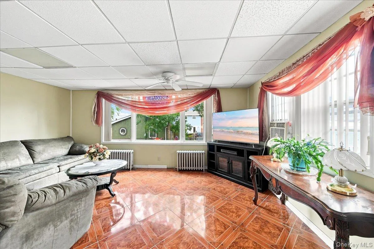 24 A Edgewater Park, New York, NY, 2 Bedrooms Bedrooms, 5 Rooms Rooms,1 BathroomBathrooms,Residential,For Rent,Edgewater Park,0,1015790 24 A Edgewater Park, New York, NY, 2 Bedrooms Bedrooms, 5 Rooms Rooms,1 BathroomBathrooms,Residential,For Rent,Edgewater Park,0,1015790