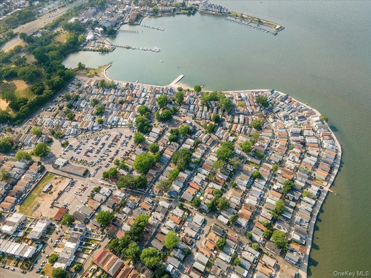 24 A Edgewater Park, New York, NY, 2 Bedrooms Bedrooms, 5 Rooms Rooms,1 BathroomBathrooms,Residential,For Rent,Edgewater Park,0,1015790 24 A Edgewater Park, New York, NY, 2 Bedrooms Bedrooms, 5 Rooms Rooms,1 BathroomBathrooms,Residential,For Rent,Edgewater Park,0,1015790