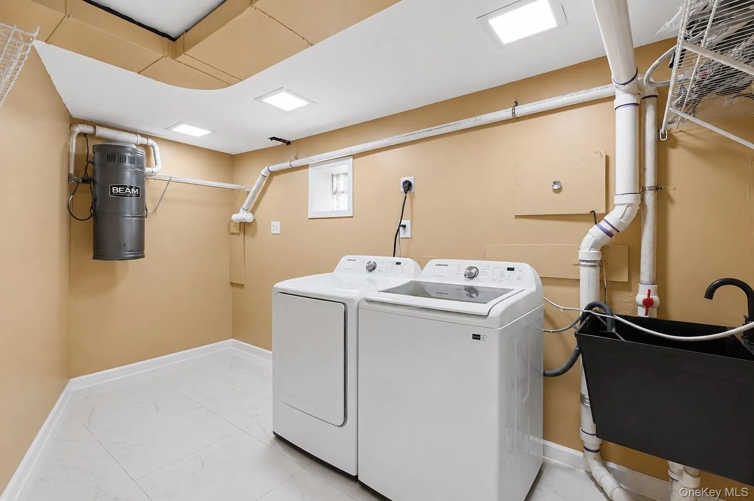 5 Willets Drive, Oyster Bay, NY, 3 Bedrooms Bedrooms, 8 Rooms Rooms,3 BathroomsBathrooms,Residential,For Rent,Willets,0,1015791 5 Willets Drive, Oyster Bay, NY, 3 Bedrooms Bedrooms, 8 Rooms Rooms,3 BathroomsBathrooms,Residential,For Rent,Willets,0,1015791