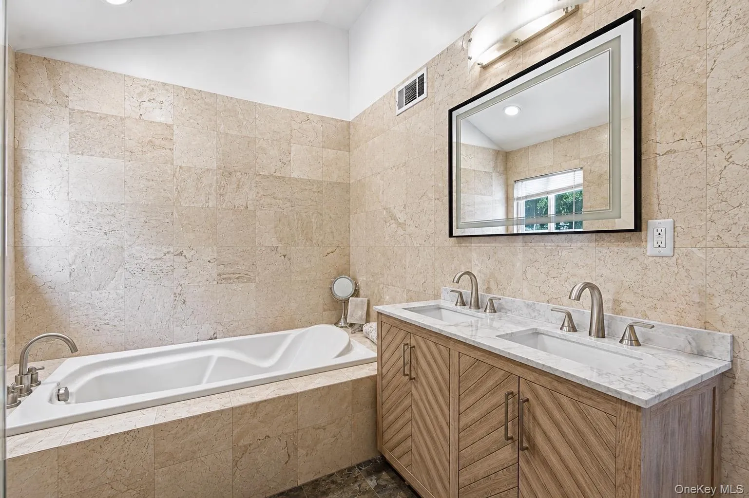 5 Willets Drive, Oyster Bay, NY, 3 Bedrooms Bedrooms, 8 Rooms Rooms,3 BathroomsBathrooms,Residential,For Rent,Willets,0,1015791 5 Willets Drive, Oyster Bay, NY, 3 Bedrooms Bedrooms, 8 Rooms Rooms,3 BathroomsBathrooms,Residential,For Rent,Willets,0,1015791