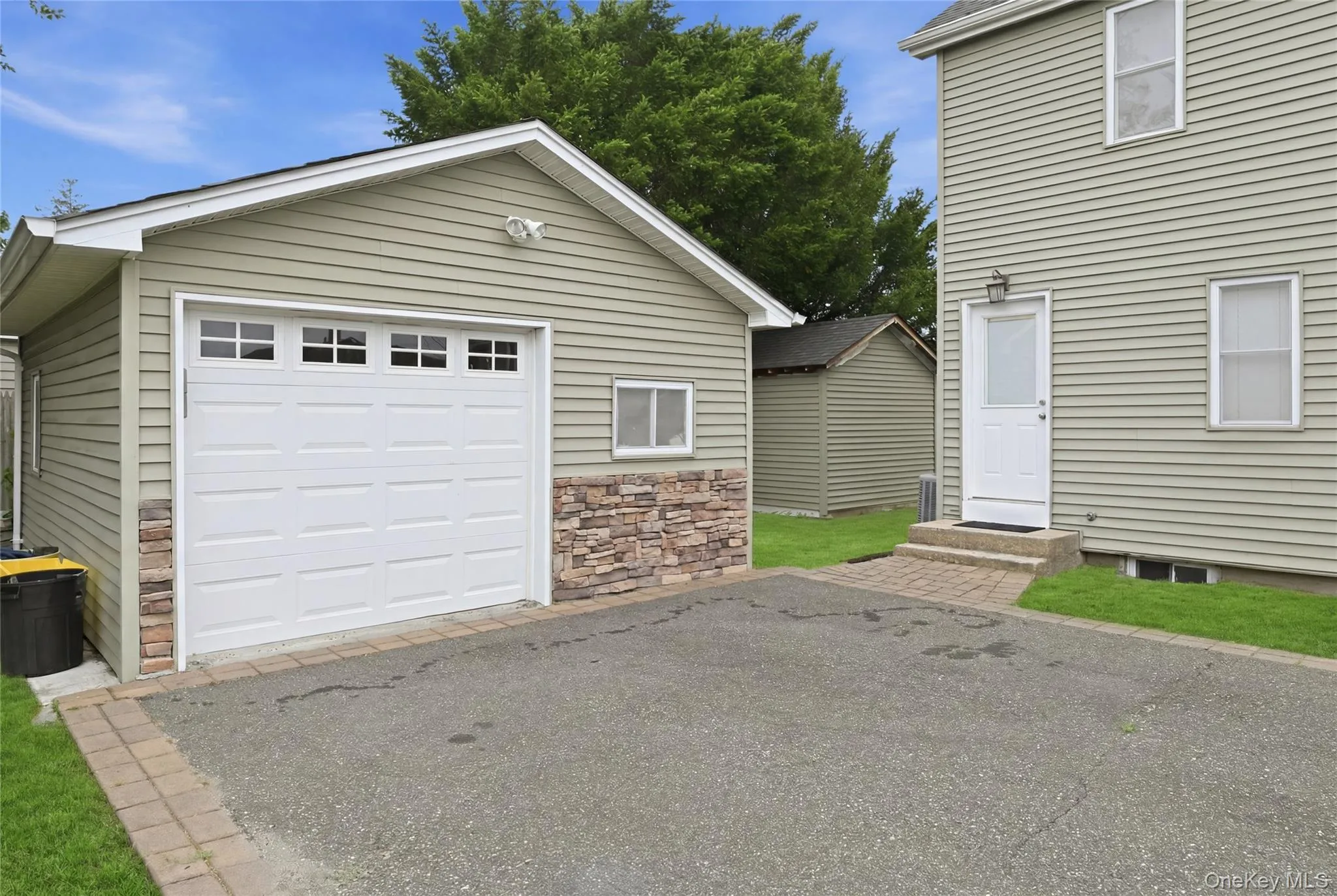 6 Prospect Street, Oyster Bay, NY, 2 Bedrooms Bedrooms, 4 Rooms Rooms,1 BathroomBathrooms,Residential,For Rent,Prospect,0,1015792 6 Prospect Street, Oyster Bay, NY, 2 Bedrooms Bedrooms, 4 Rooms Rooms,1 BathroomBathrooms,Residential,For Rent,Prospect,0,1015792