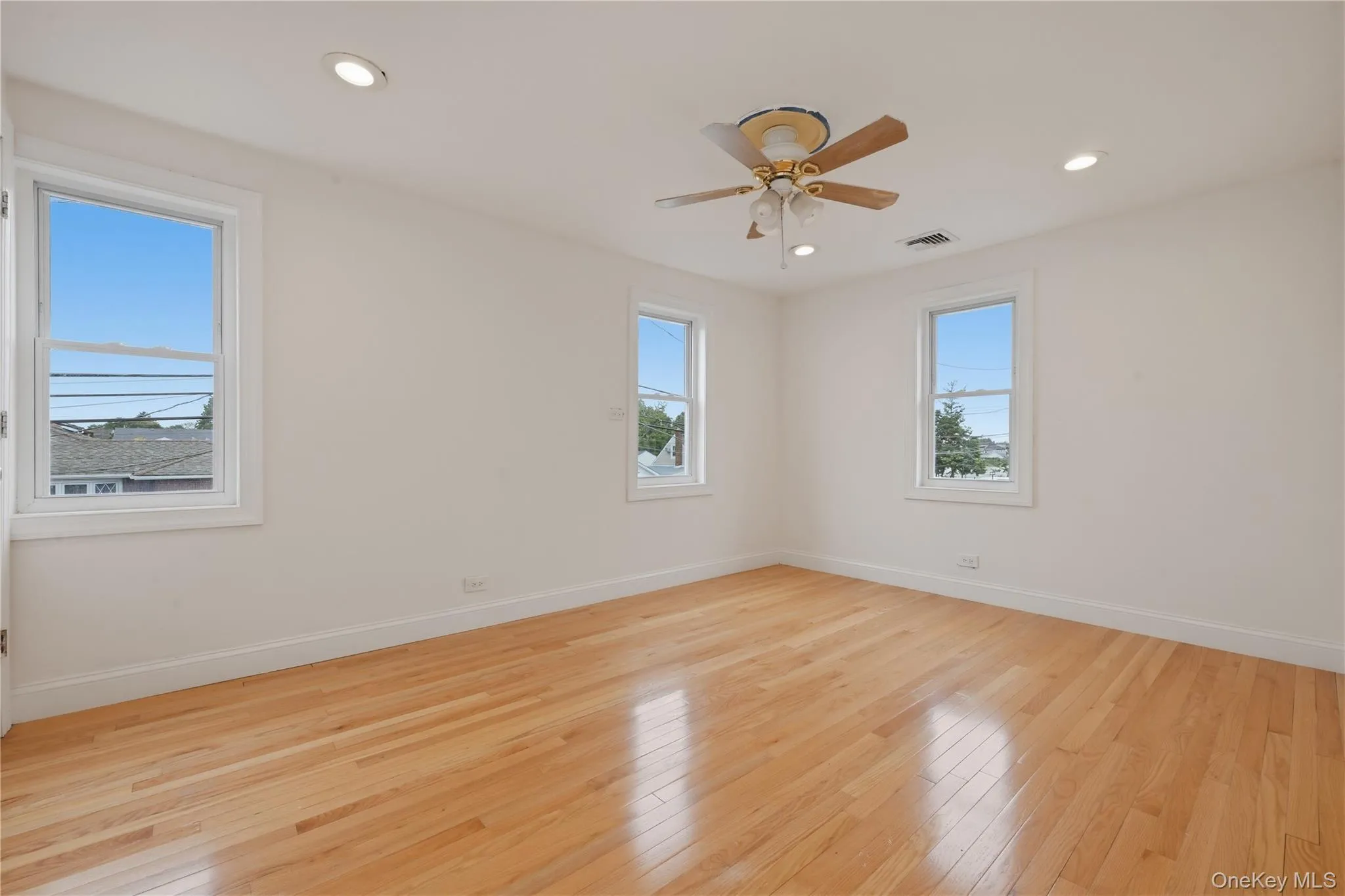 6 Prospect Street, Oyster Bay, NY, 2 Bedrooms Bedrooms, 4 Rooms Rooms,1 BathroomBathrooms,Residential,For Rent,Prospect,0,1015792 6 Prospect Street, Oyster Bay, NY, 2 Bedrooms Bedrooms, 4 Rooms Rooms,1 BathroomBathrooms,Residential,For Rent,Prospect,0,1015792