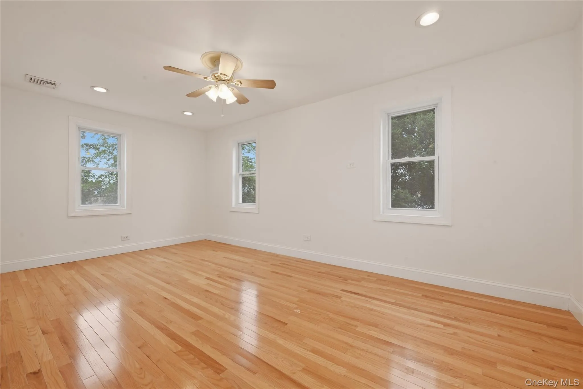 6 Prospect Street, Oyster Bay, NY, 2 Bedrooms Bedrooms, 4 Rooms Rooms,1 BathroomBathrooms,Residential,For Rent,Prospect,0,1015792 6 Prospect Street, Oyster Bay, NY, 2 Bedrooms Bedrooms, 4 Rooms Rooms,1 BathroomBathrooms,Residential,For Rent,Prospect,0,1015792