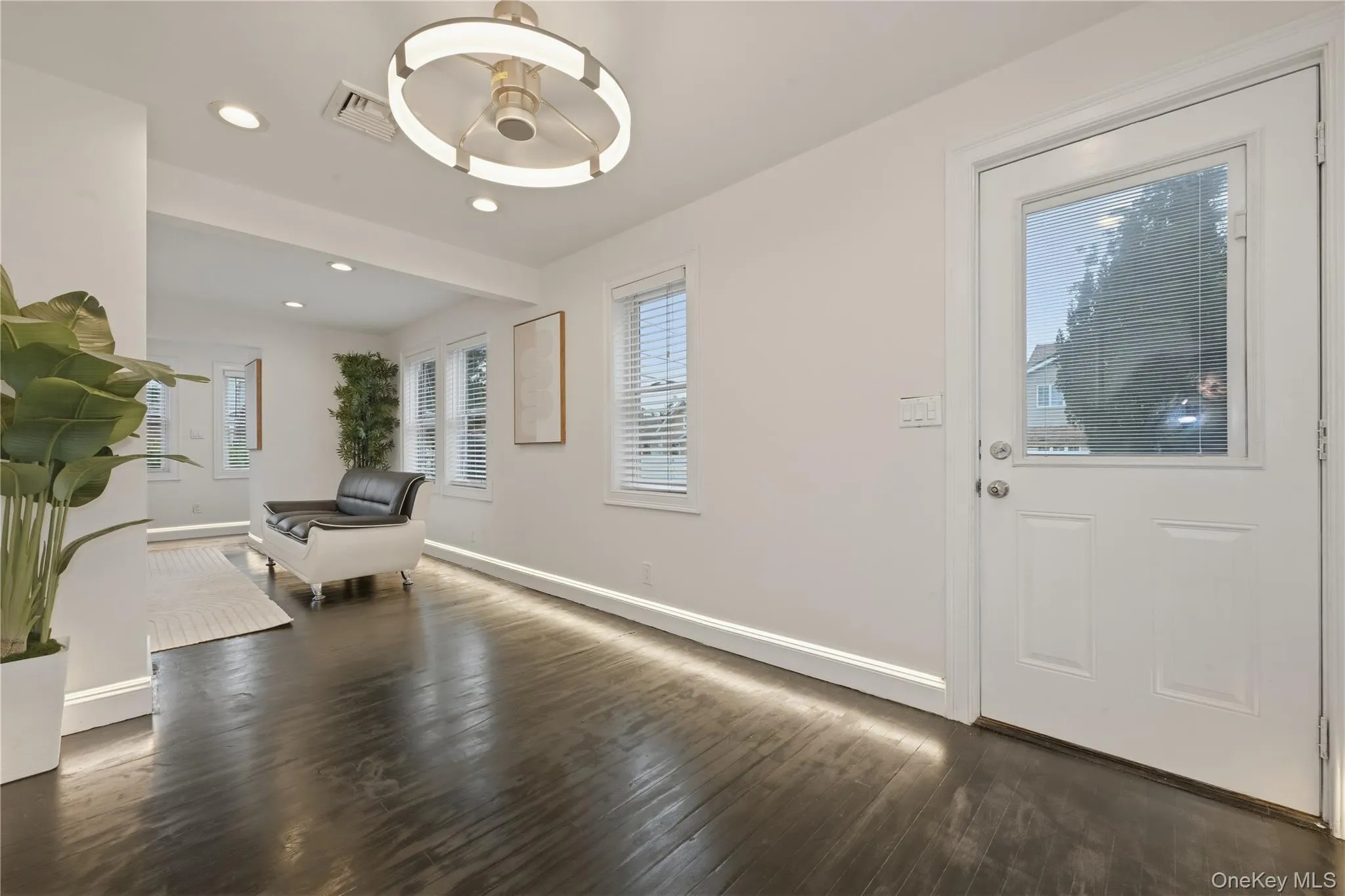 6 Prospect Street, Oyster Bay, NY, 2 Bedrooms Bedrooms, 4 Rooms Rooms,1 BathroomBathrooms,Residential,For Rent,Prospect,0,1015792 6 Prospect Street, Oyster Bay, NY, 2 Bedrooms Bedrooms, 4 Rooms Rooms,1 BathroomBathrooms,Residential,For Rent,Prospect,0,1015792