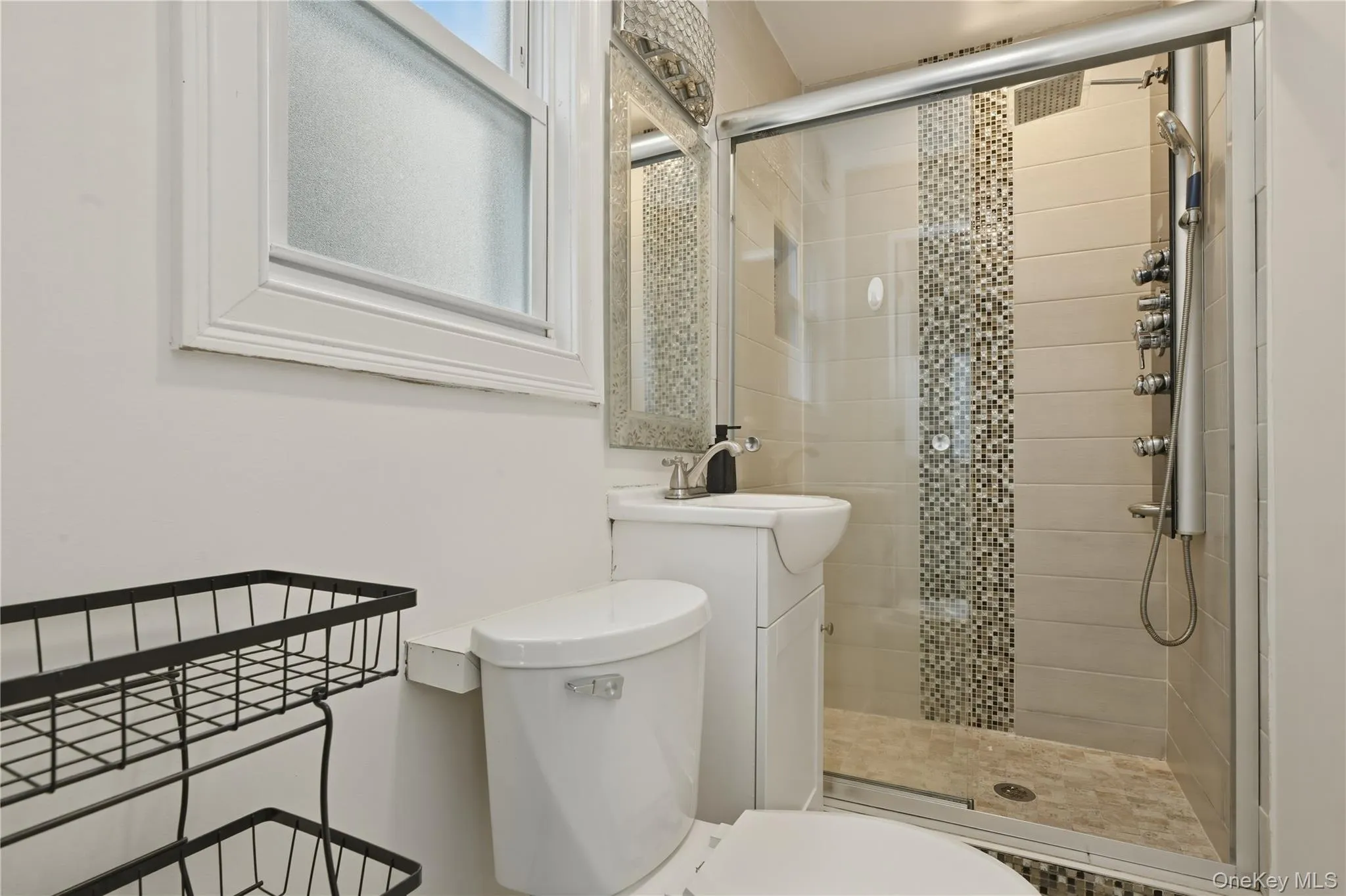 6 Prospect Street, Oyster Bay, NY, 2 Bedrooms Bedrooms, 4 Rooms Rooms,1 BathroomBathrooms,Residential,For Rent,Prospect,0,1015792 6 Prospect Street, Oyster Bay, NY, 2 Bedrooms Bedrooms, 4 Rooms Rooms,1 BathroomBathrooms,Residential,For Rent,Prospect,0,1015792